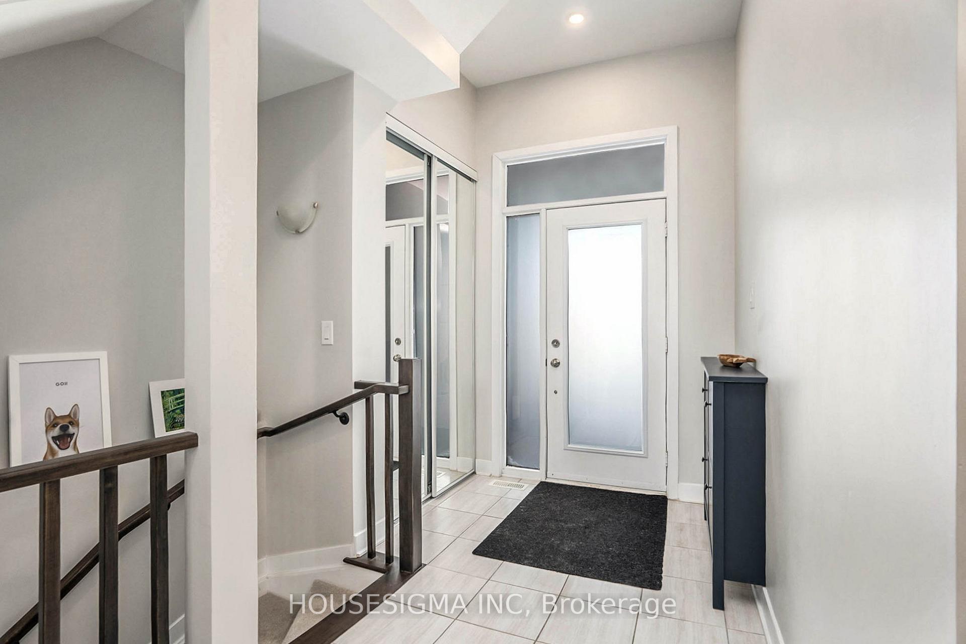 Photo 4 of 428 Markdale Terrace, Ottawa, Riverside South/Gloucester Glen — HOMEH