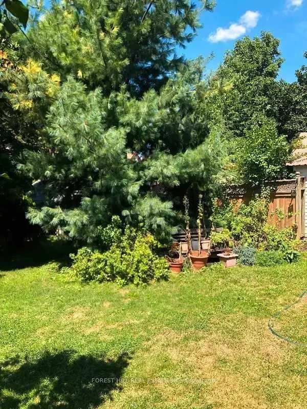 Photo 6 of 76 Wexford Avenue S, Hamilton, Delta — HOMEH
