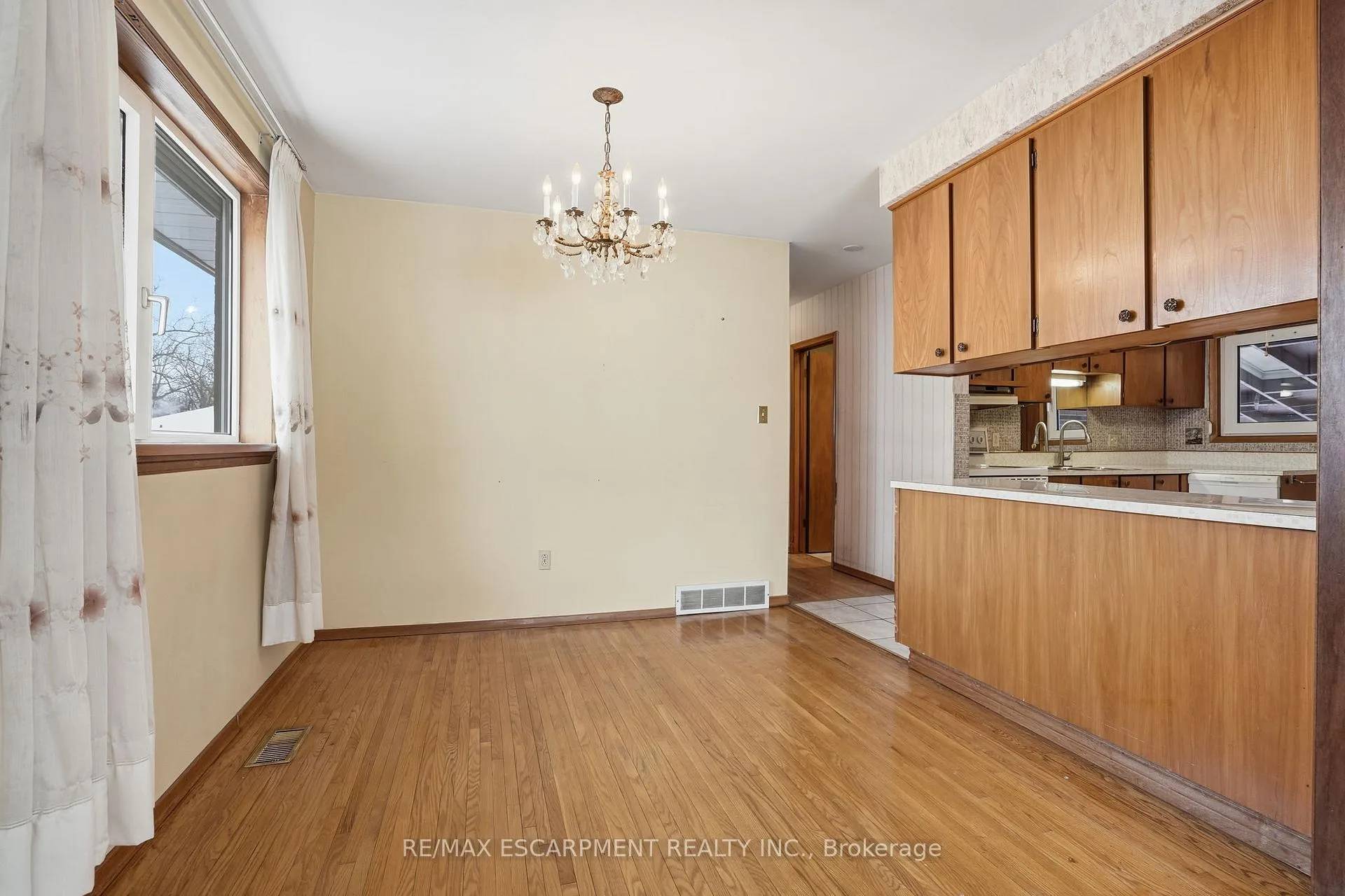 Photo 8 of 63 Marlowe Drive, Hamilton, Rolston — HOMEH