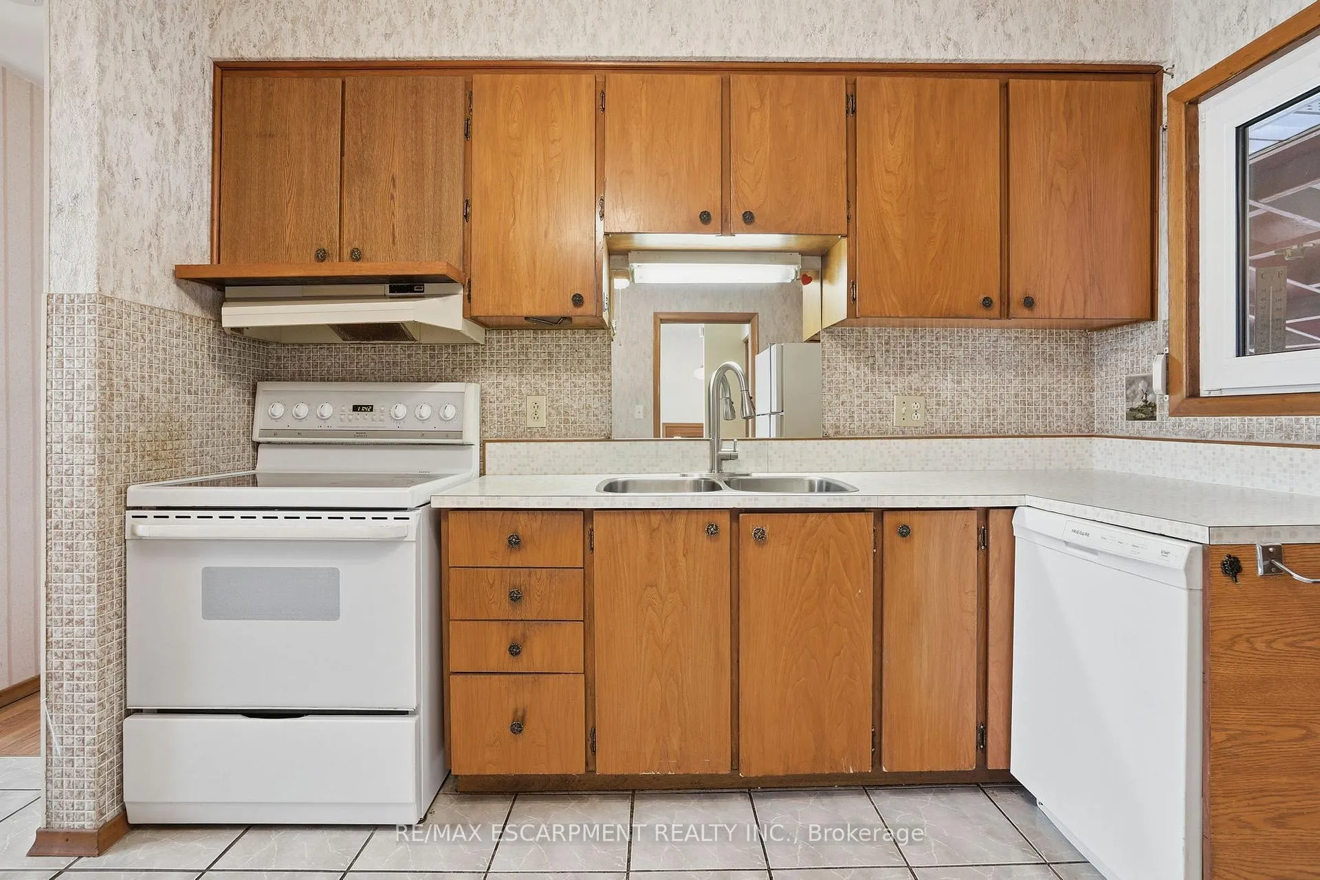 Photo 12 of 63 Marlowe Drive, Hamilton, Rolston — HOMEH