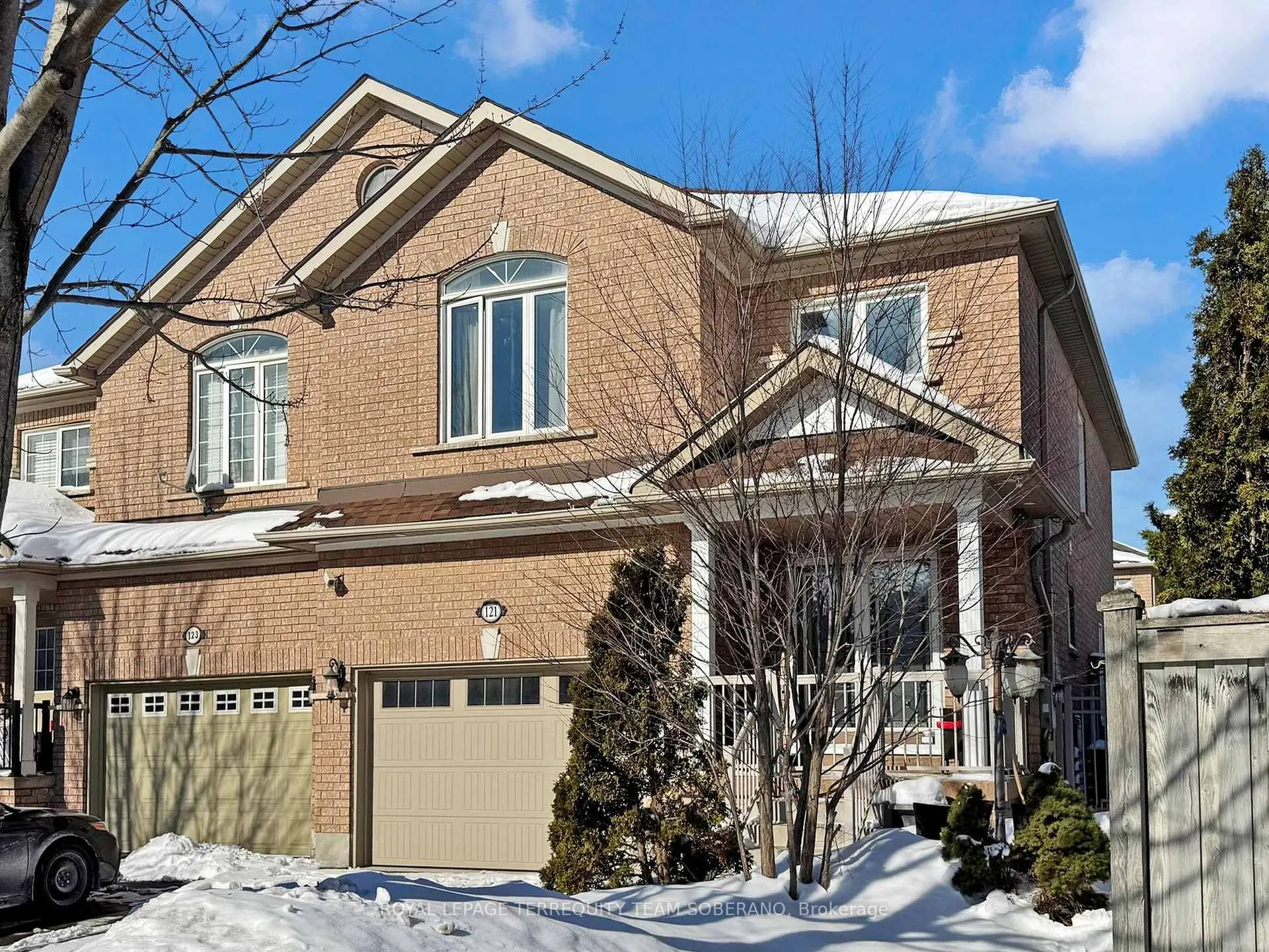 Photo 3 of 121 Adventure Crescent, Vaughan, Vellore Village — HOMEH