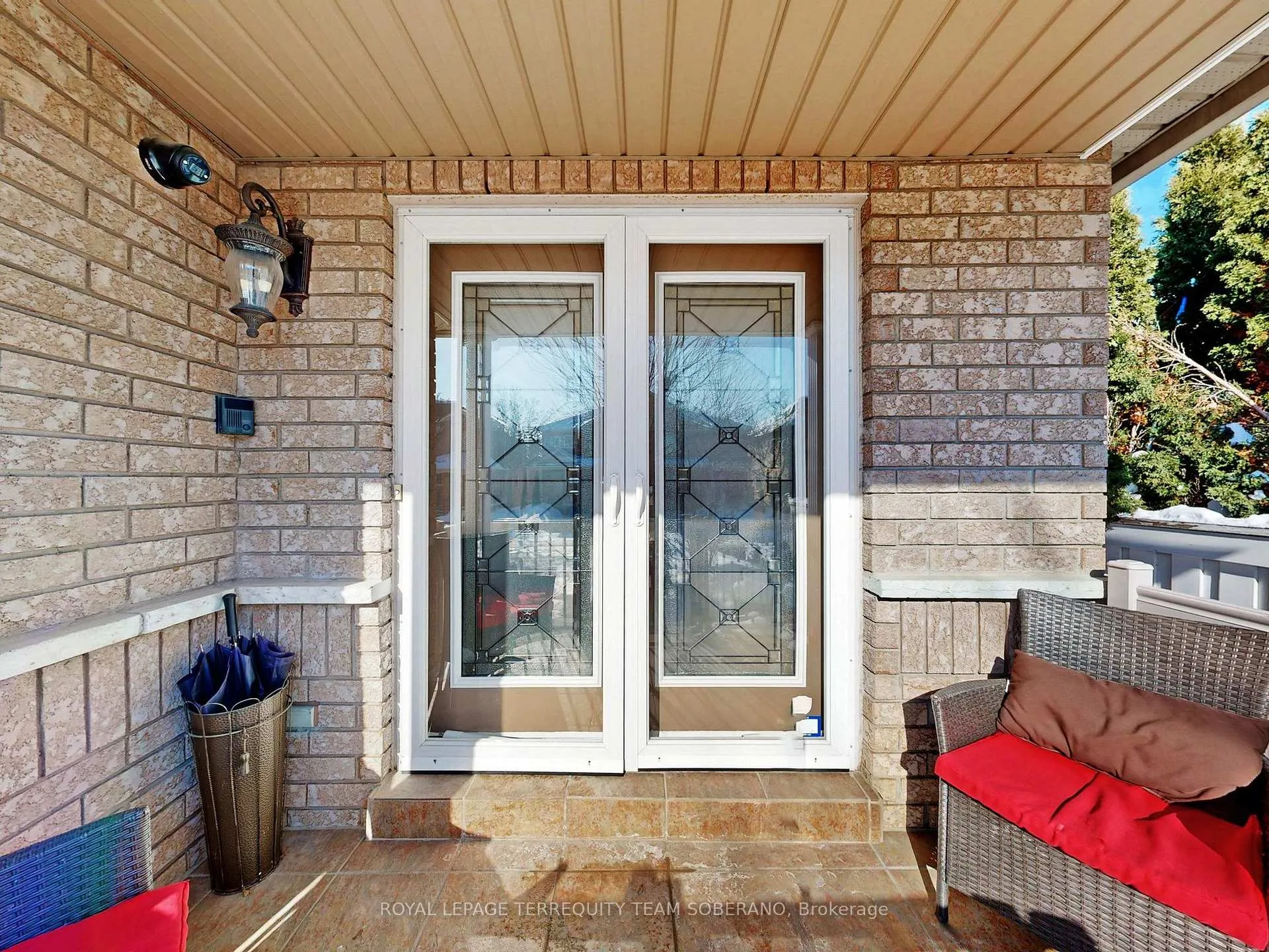 Photo 4 of 121 Adventure Crescent, Vaughan, Vellore Village — HOMEH