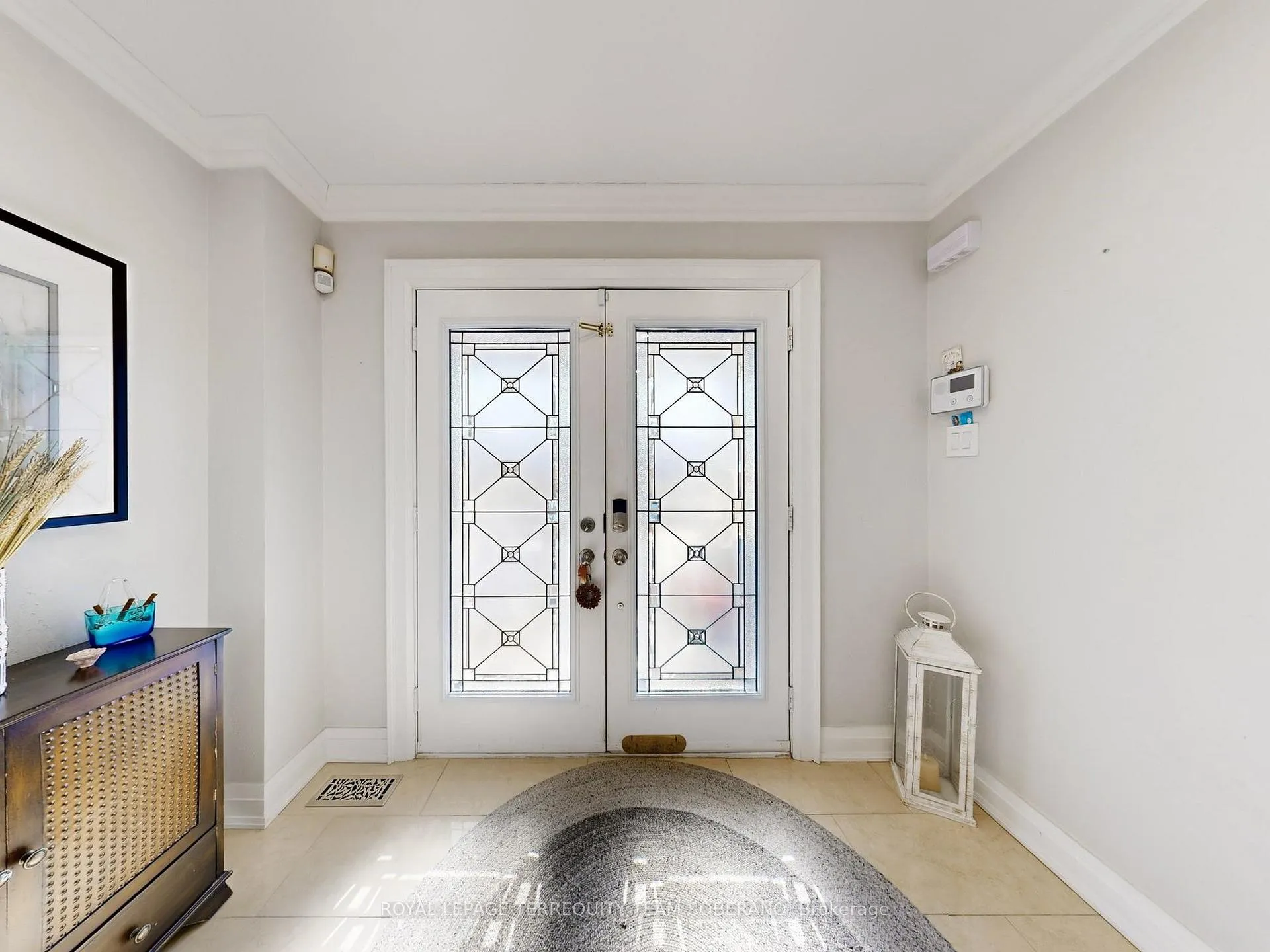 Photo 5 of 121 Adventure Crescent, Vaughan, Vellore Village — HOMEH