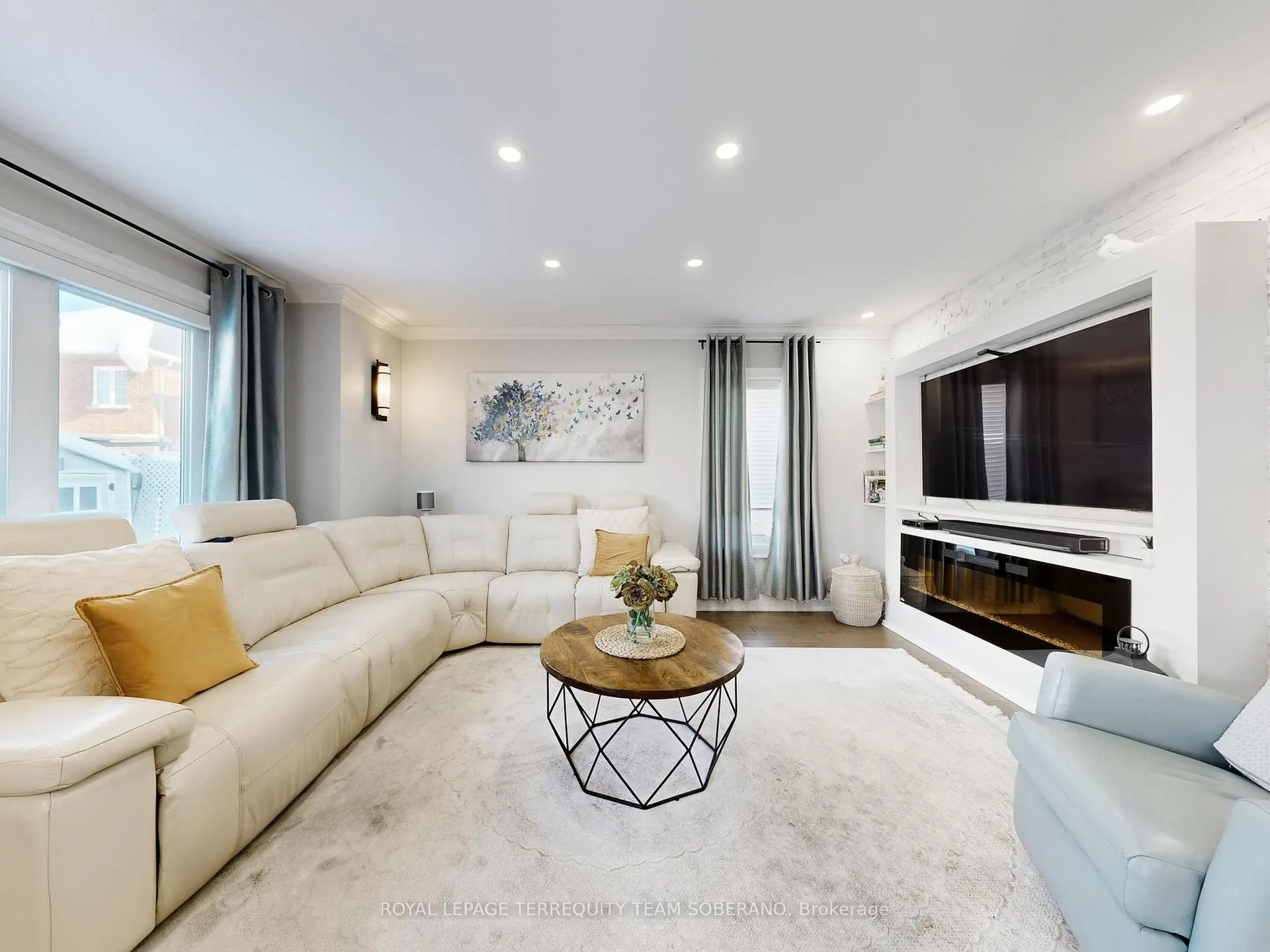 Photo 7 of 121 Adventure Crescent, Vaughan, Vellore Village — HOMEH
