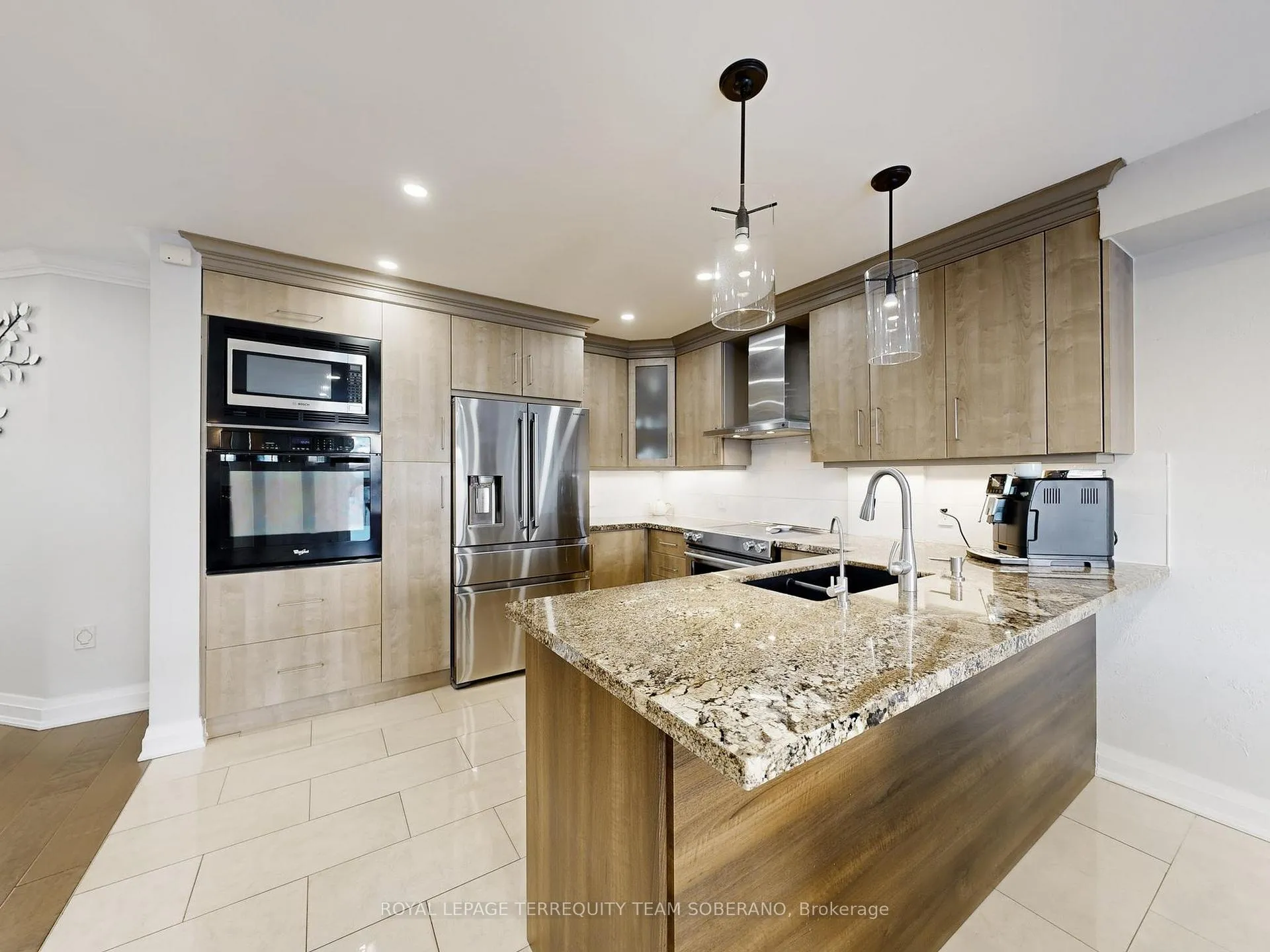 Photo 12 of 121 Adventure Crescent, Vaughan, Vellore Village — HOMEH