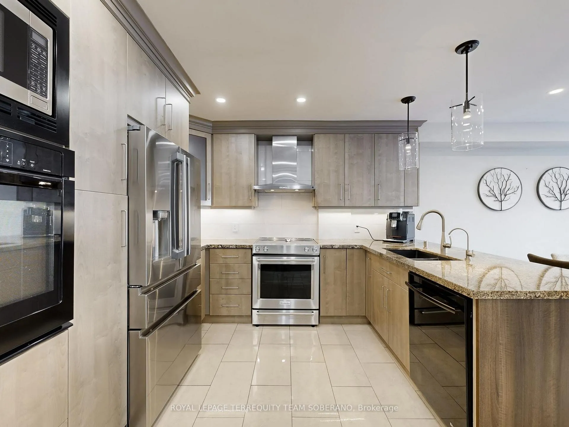 Photo 13 of 121 Adventure Crescent, Vaughan, Vellore Village — HOMEH