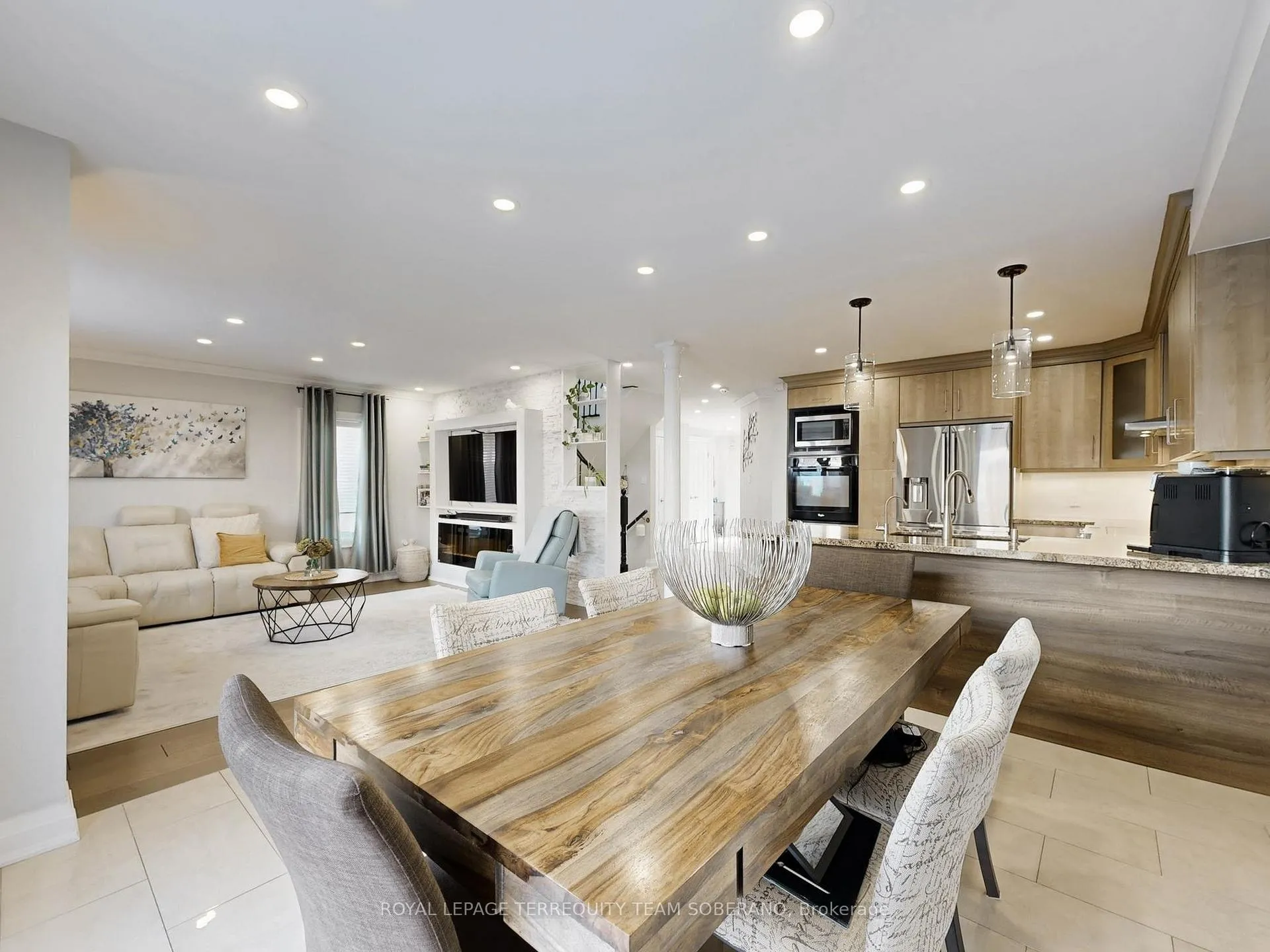 Photo 20 of 121 Adventure Crescent, Vaughan, Vellore Village — HOMEH