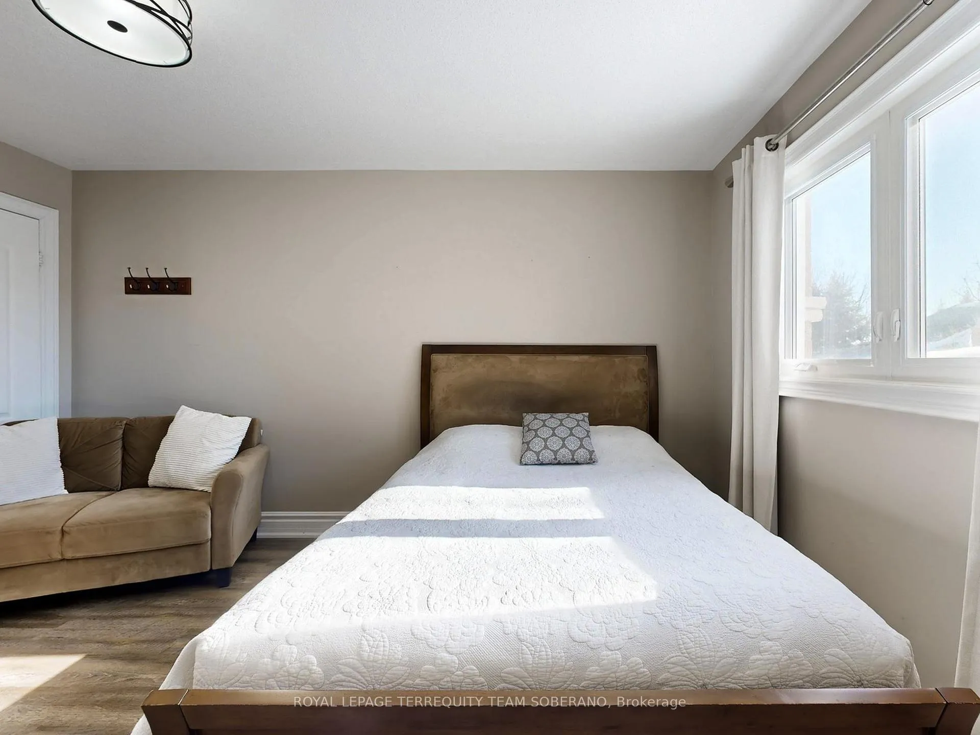 Photo 31 of 121 Adventure Crescent, Vaughan, Vellore Village — HOMEH
