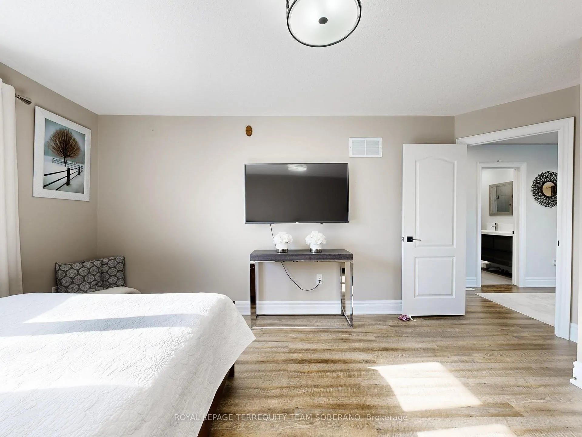 Photo 32 of 121 Adventure Crescent, Vaughan, Vellore Village — HOMEH