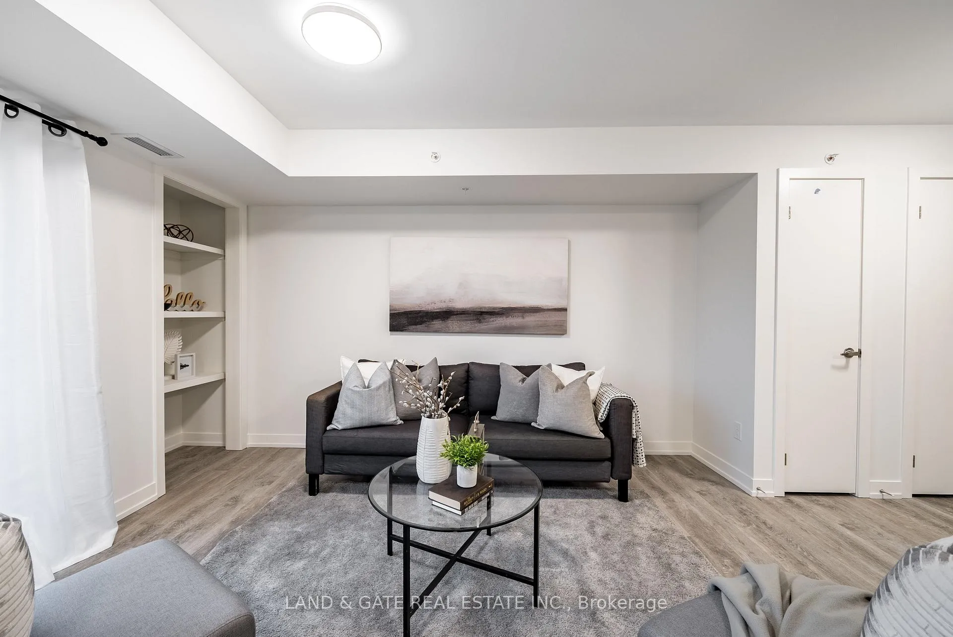 Photo 3 of Unit 401, 976 Simcoe Street N, Oshawa, Centennial — HOMEH