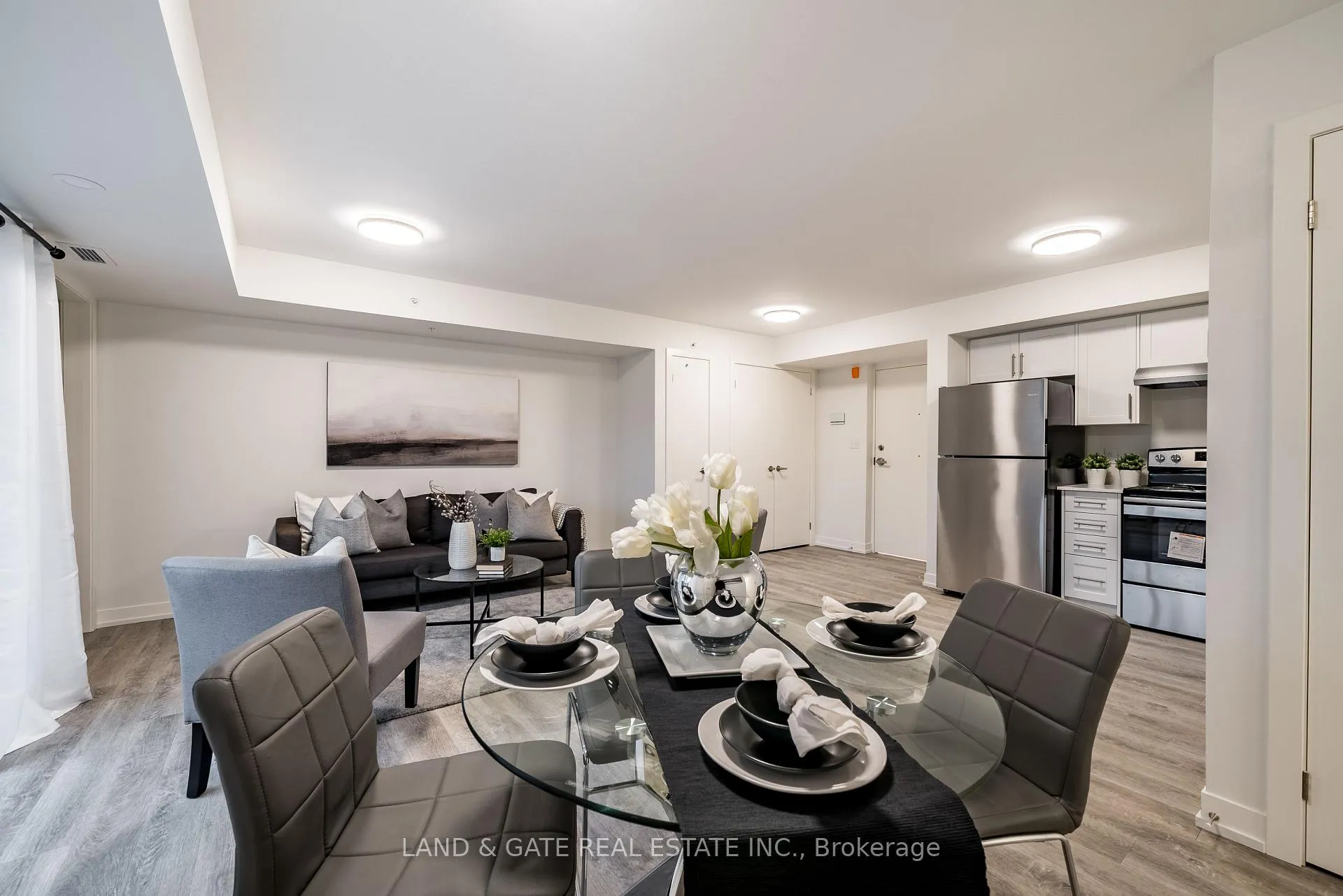 Photo 13 of Unit 401, 976 Simcoe Street N, Oshawa, Centennial — HOMEH