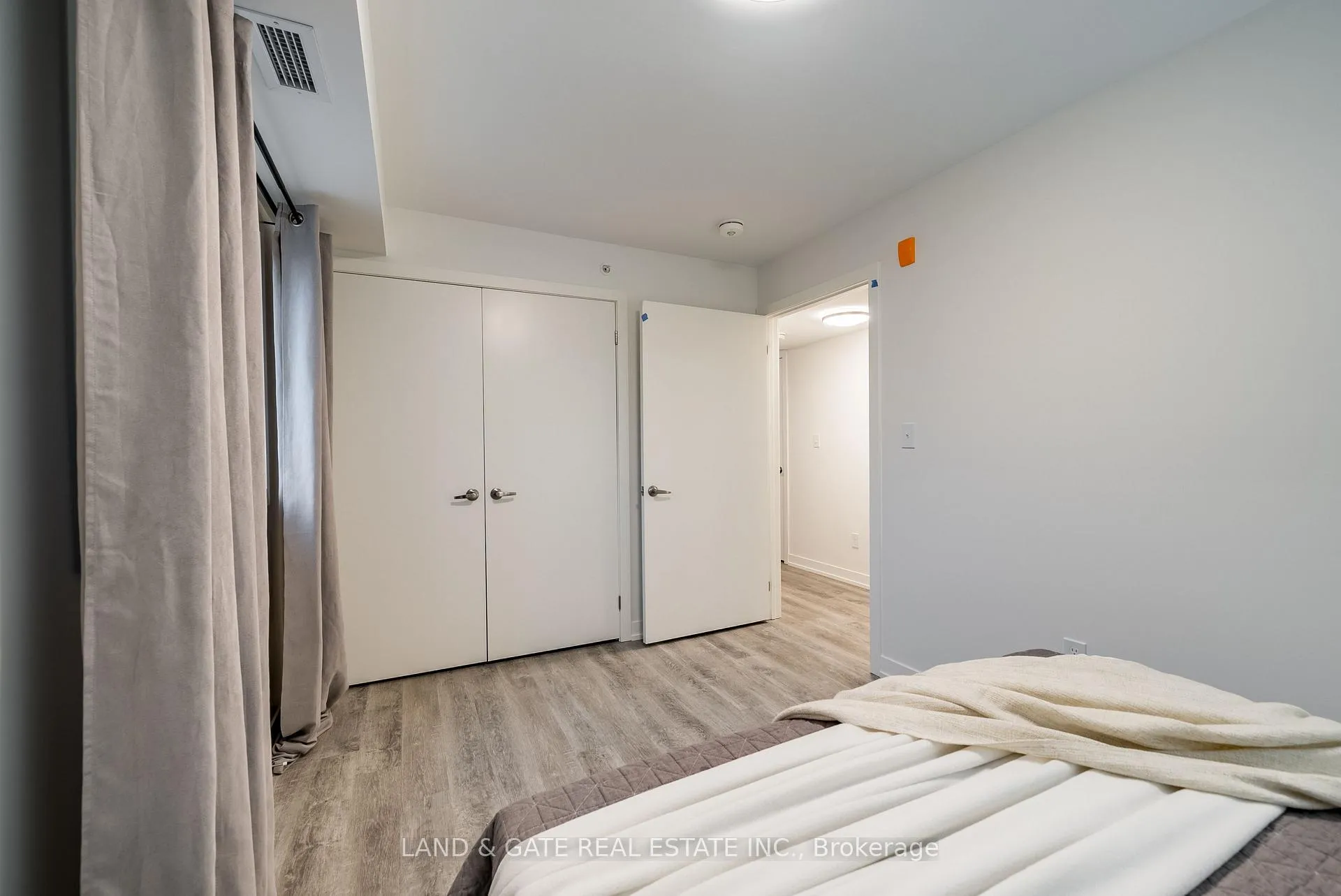 Photo 15 of Unit 401, 976 Simcoe Street N, Oshawa, Centennial — HOMEH