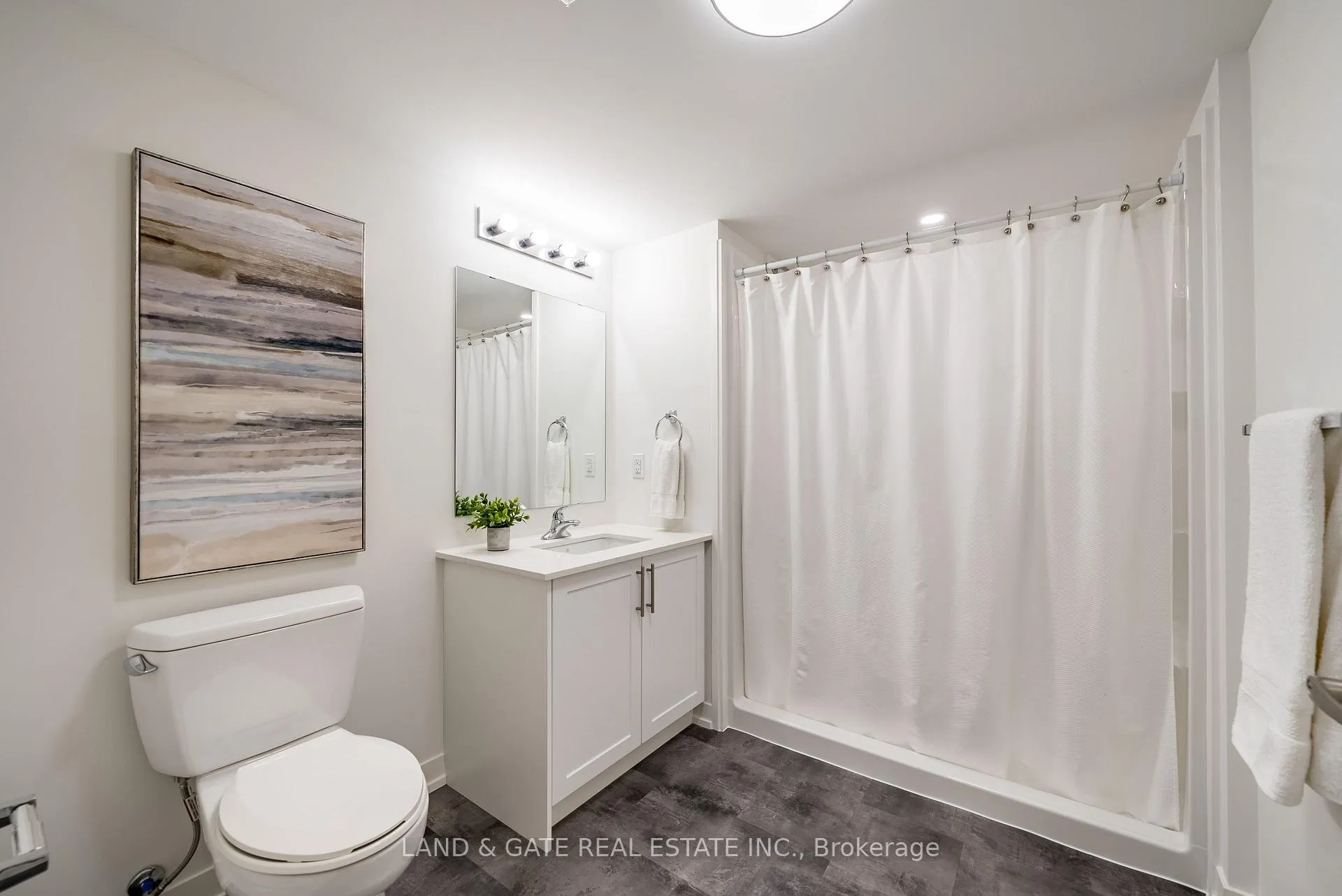 Photo 18 of Unit 401, 976 Simcoe Street N, Oshawa, Centennial — HOMEH