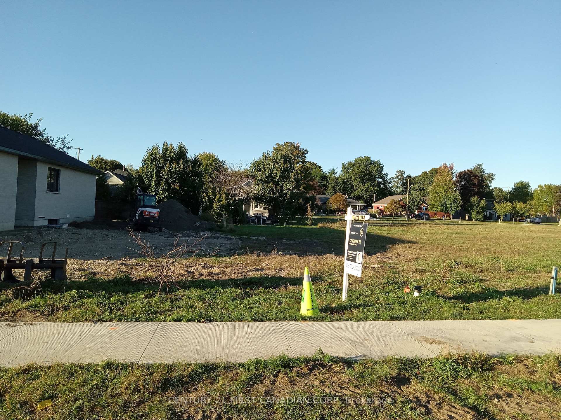Photo 1 of 165 Elgin Avenue E, Goderich, Goderich (Town) — HOMEH