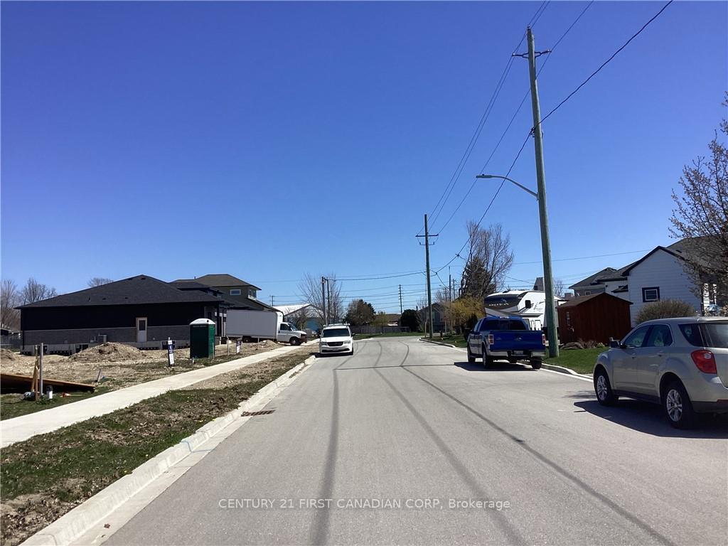 Photo 3 of 165 Elgin Avenue E, Goderich, Goderich (Town) — HOMEH