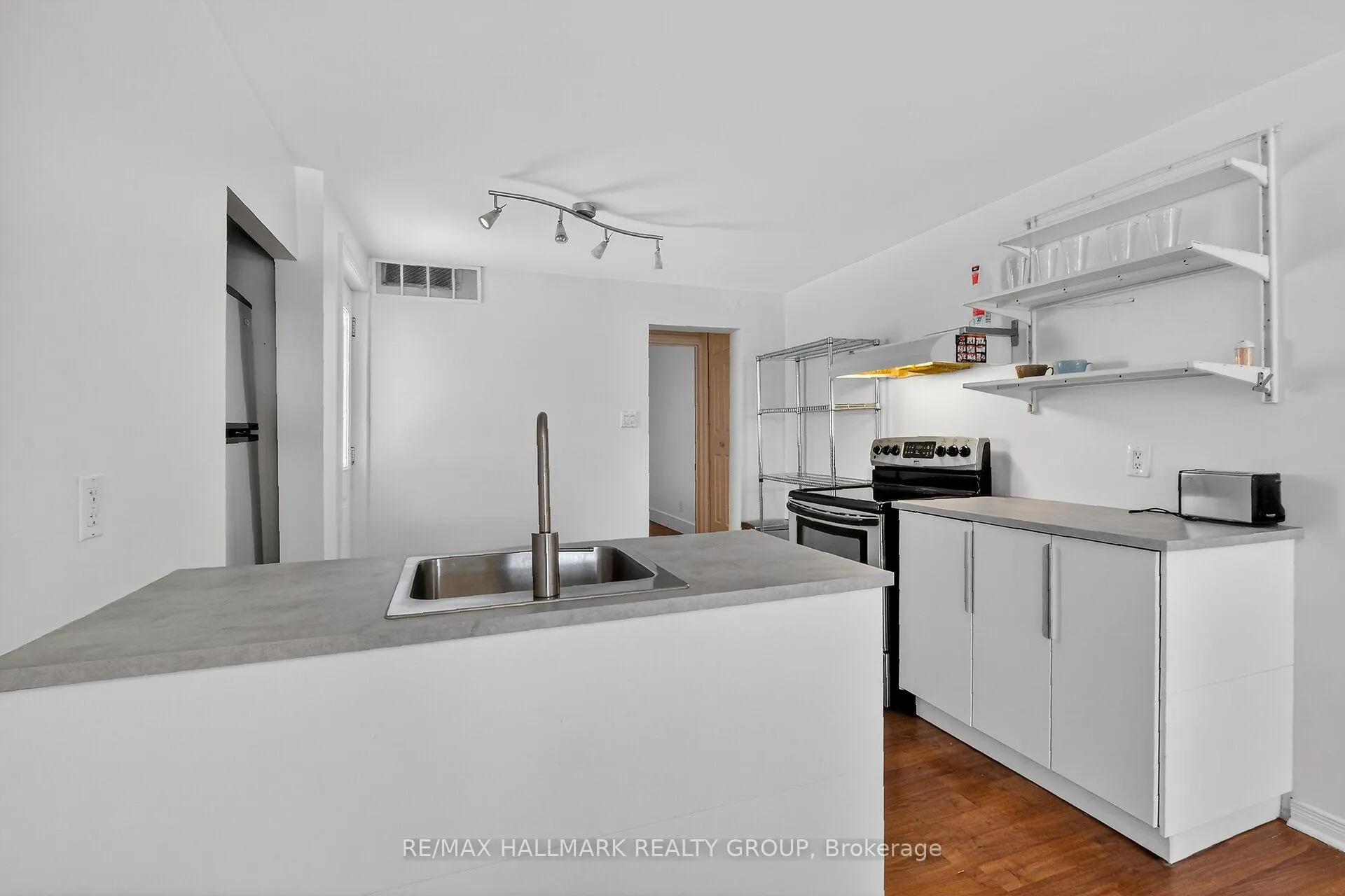 Photo 22 of 293 St Andrew Street, Ottawa, Lower Town — HOMEH