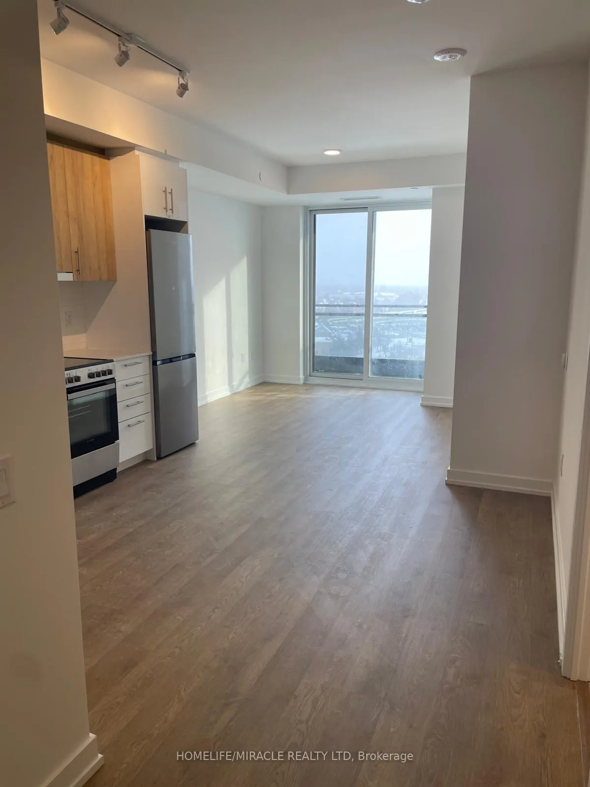 Photo 5 of Unit B-907, 9751 Markham Road, Markham, Greensborough — HOMEH