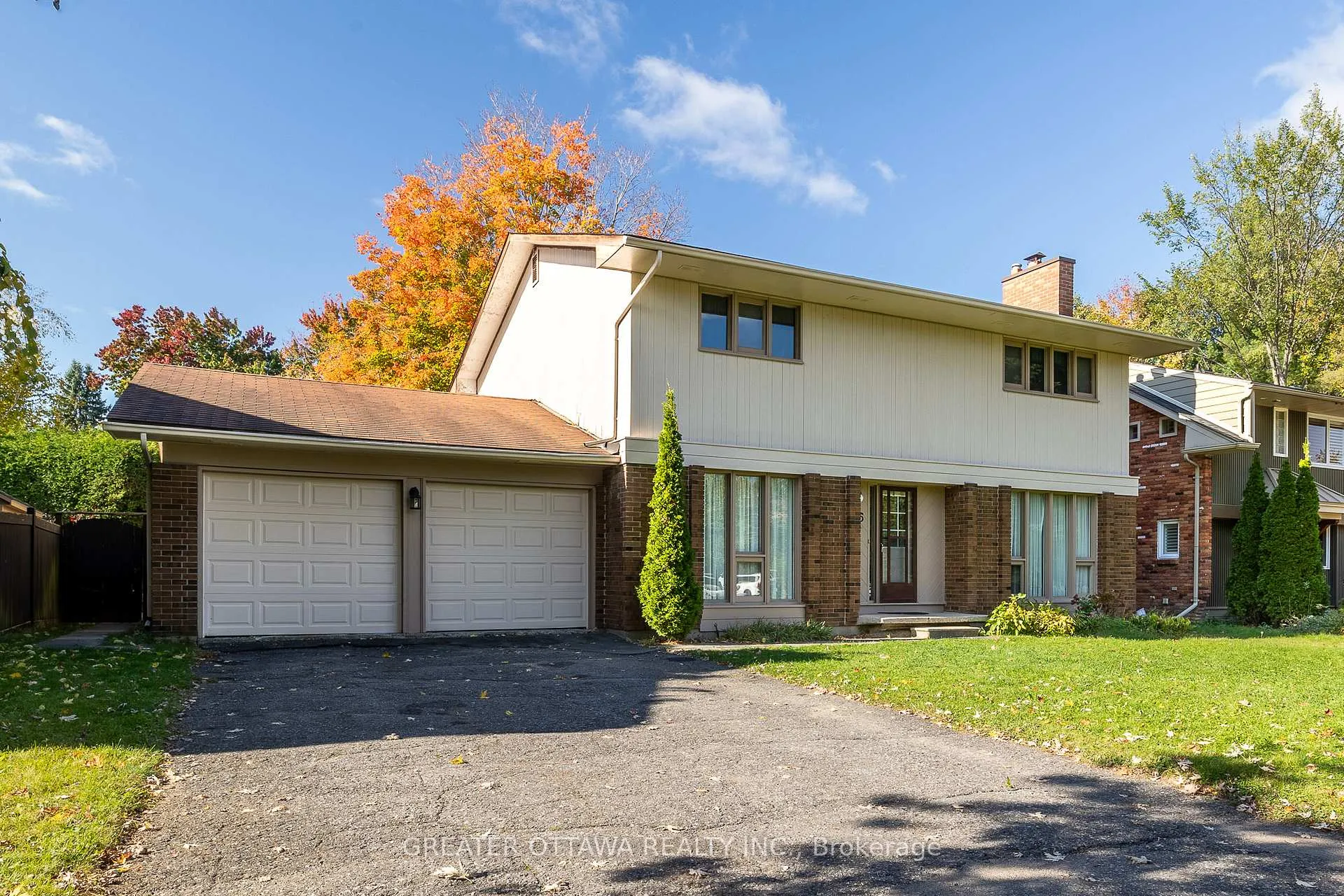 Front of 15 Rutherford Crescent