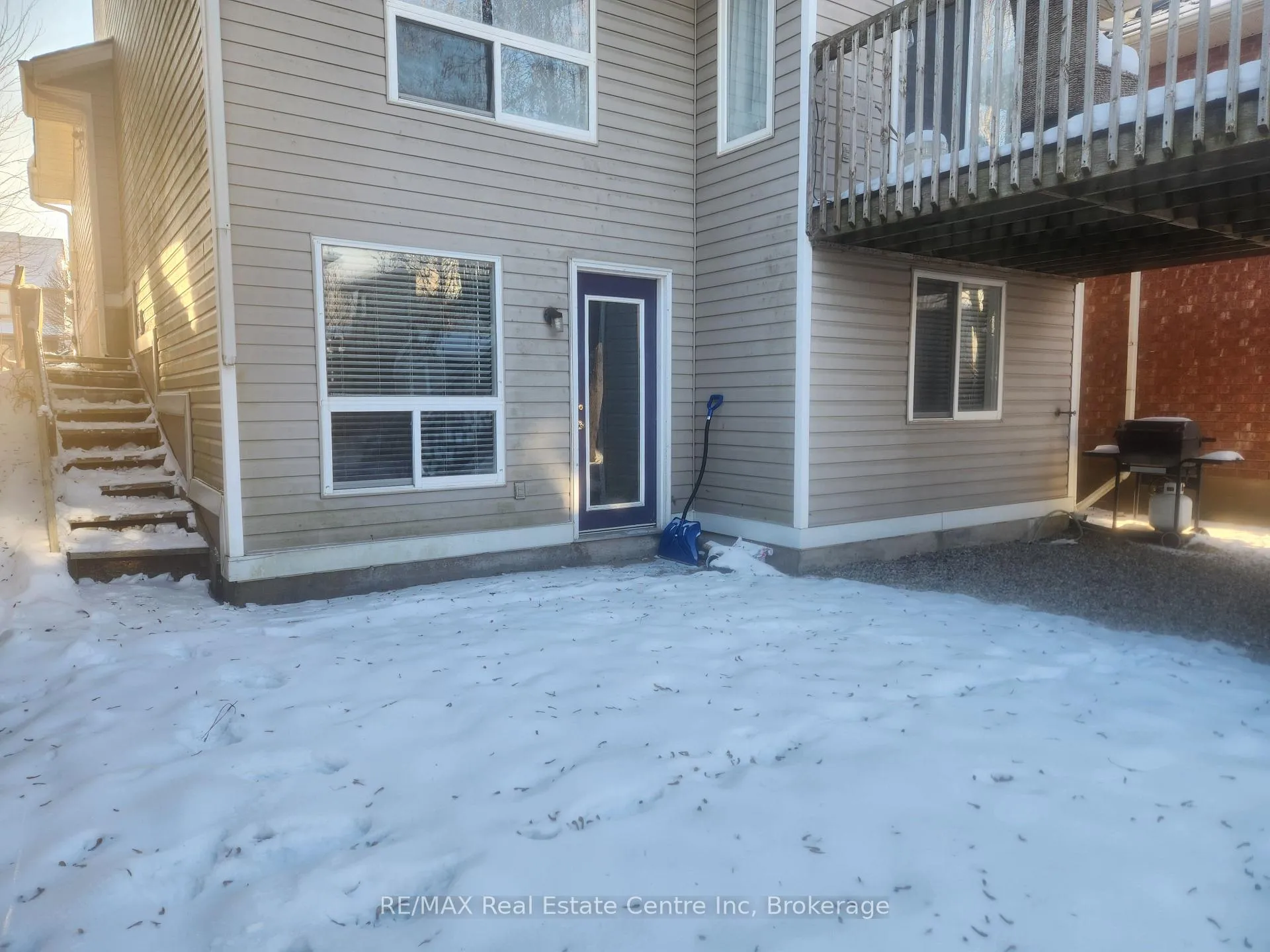 Photo 3 of 17 Boulder Crescent, Guelph, Clairfields/Hanlon Business Park — HOMEH