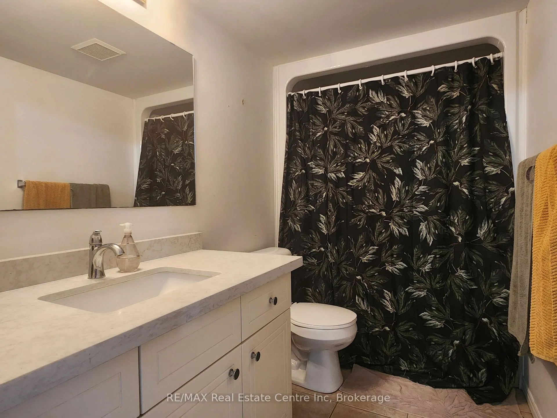Photo 73 of 17 Boulder Crescent, Guelph, Clairfields/Hanlon Business Park — HOMEH
