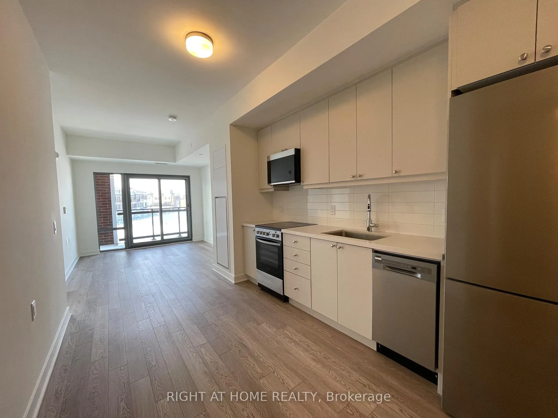 Photo 2 of Unit 309, 51 Clarington Boulevard, Clarington, Bowmanville — HOMEH