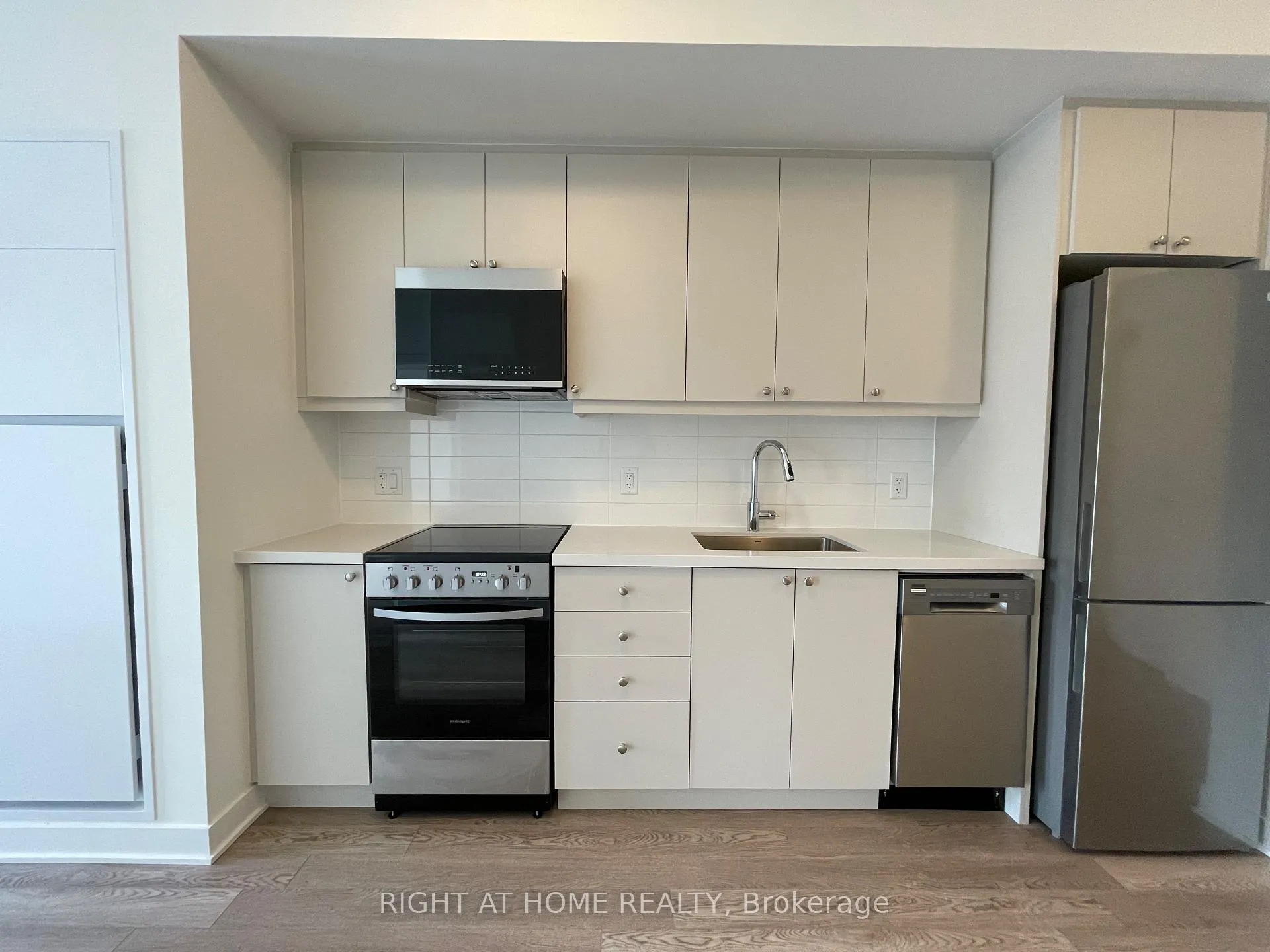 Photo 5 of Unit 309, 51 Clarington Boulevard, Clarington, Bowmanville — HOMEH