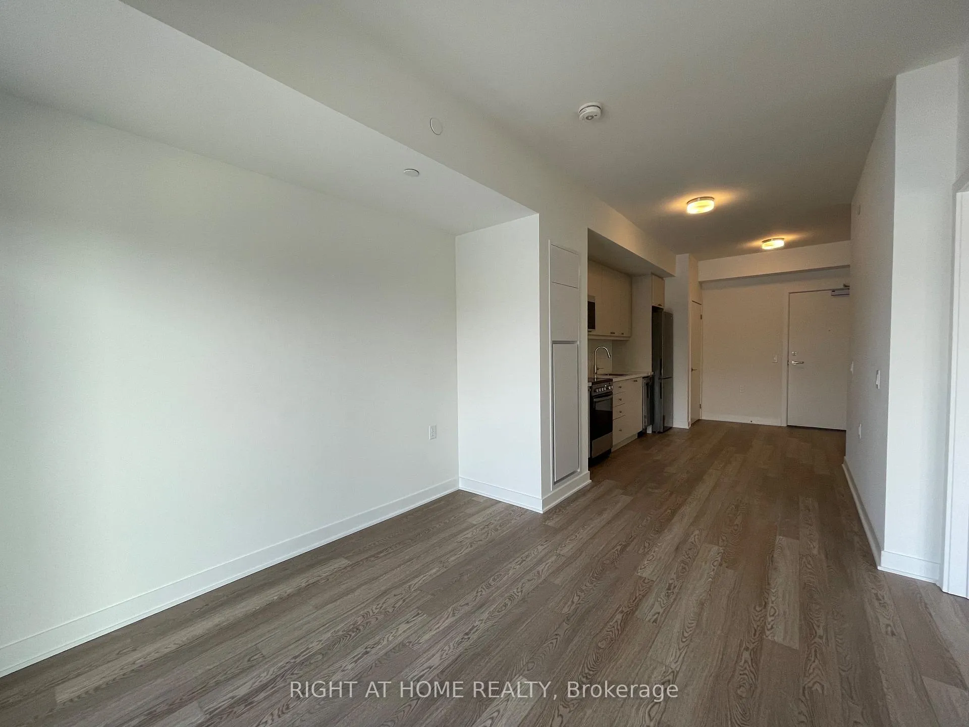 Photo 8 of Unit 309, 51 Clarington Boulevard, Clarington, Bowmanville — HOMEH