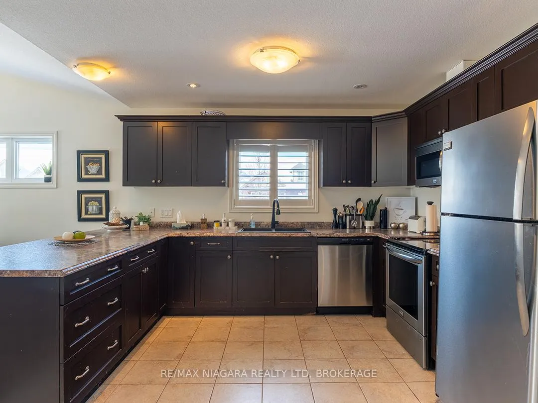 Photo 7 of 63 Falcon Drive, Welland, Coyle Creek — HOMEH