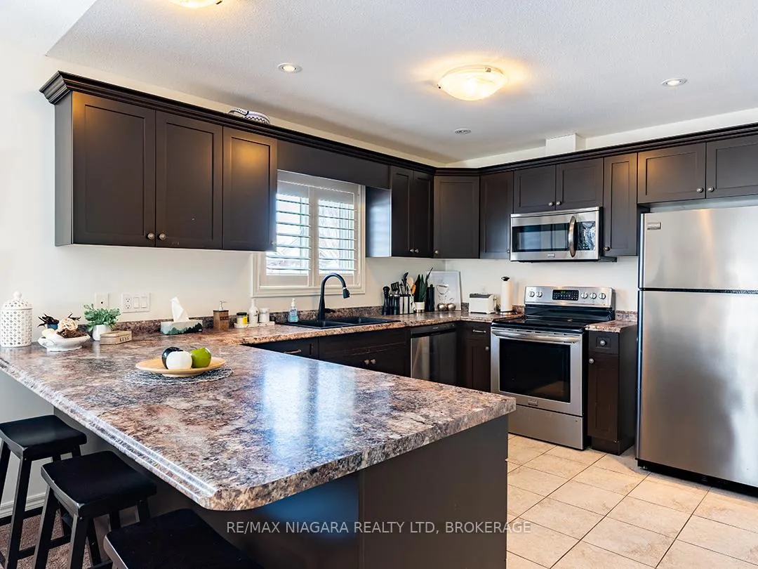 Photo 9 of 63 Falcon Drive, Welland, Coyle Creek — HOMEH