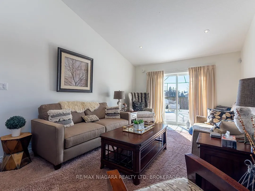 Photo 13 of 63 Falcon Drive, Welland, Coyle Creek — HOMEH