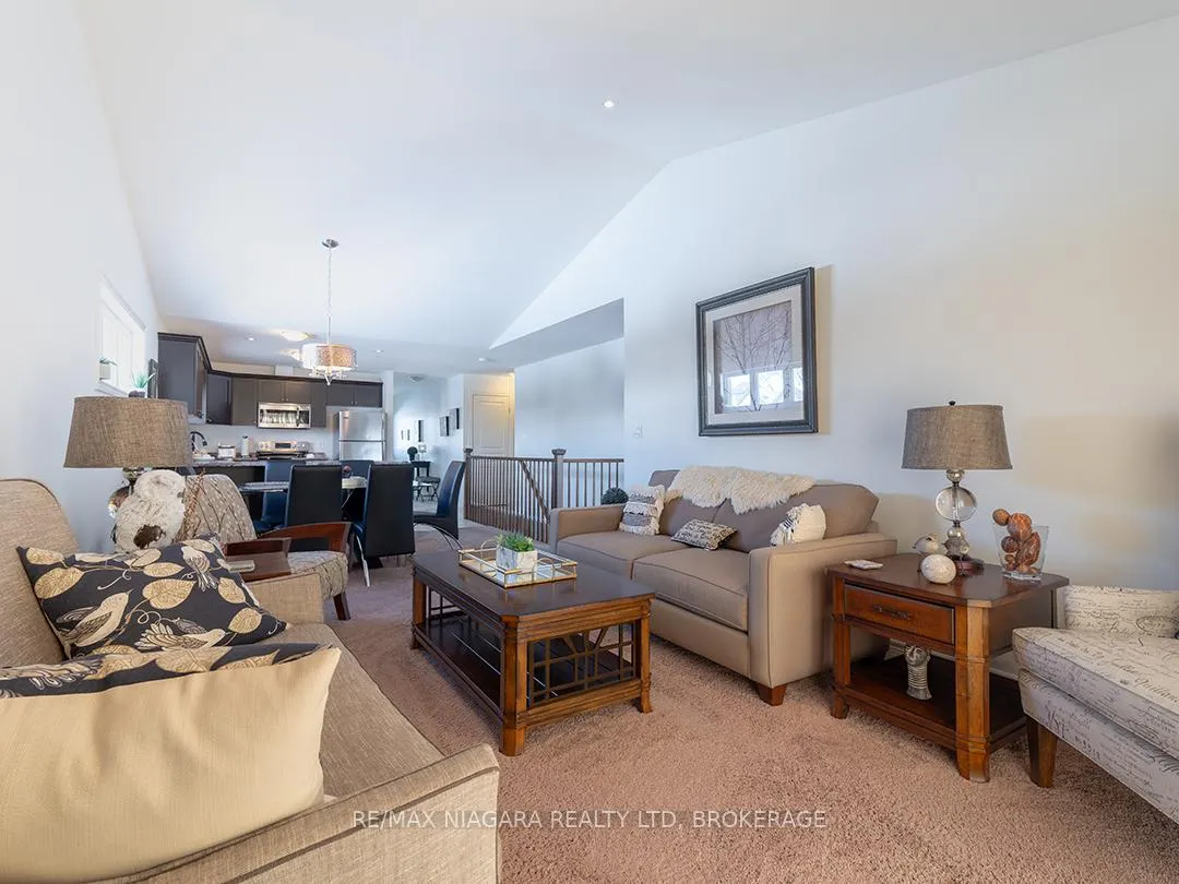 Photo 14 of 63 Falcon Drive, Welland, Coyle Creek — HOMEH