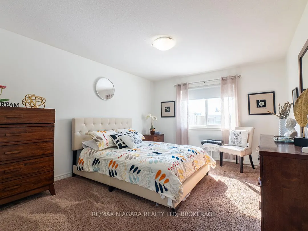 Photo 17 of 63 Falcon Drive, Welland, Coyle Creek — HOMEH