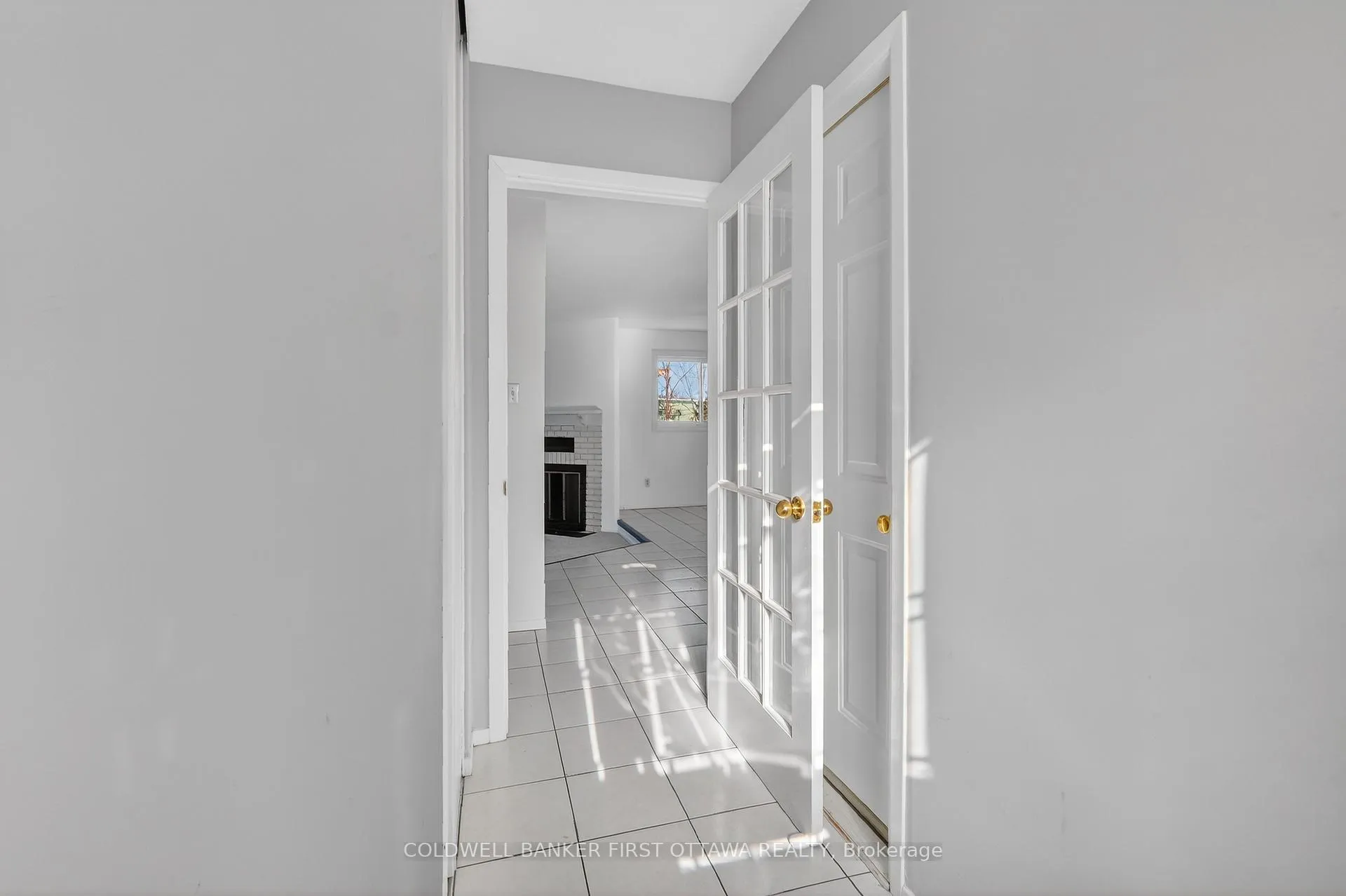 Photo 4 of 273 Kinglet Way, Ottawa, Chatelaine Village — HOMEH