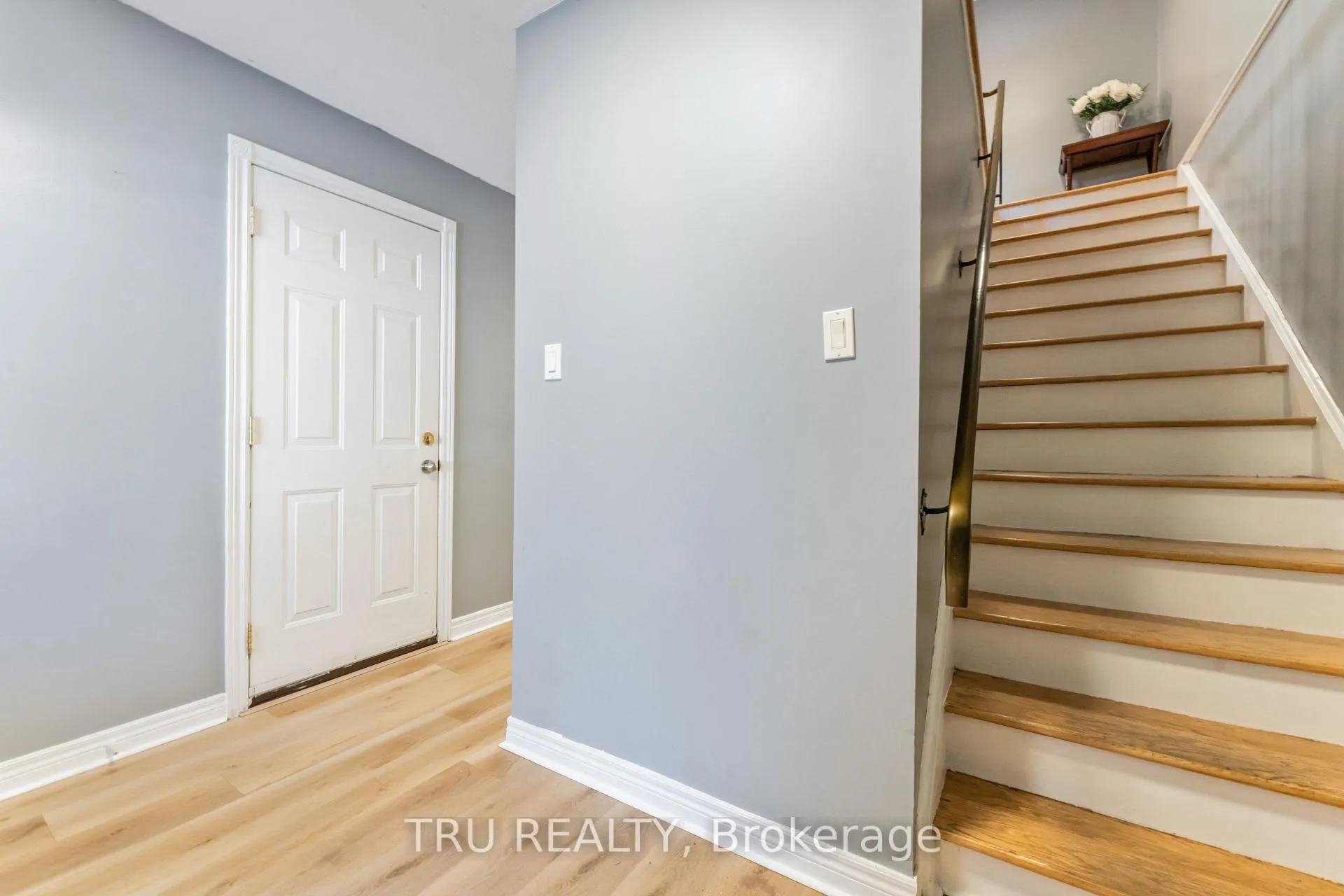 Photo 5 of Unit 2, 2960 Penny Drive, Ottawa, Britannia Heights — HOMEH