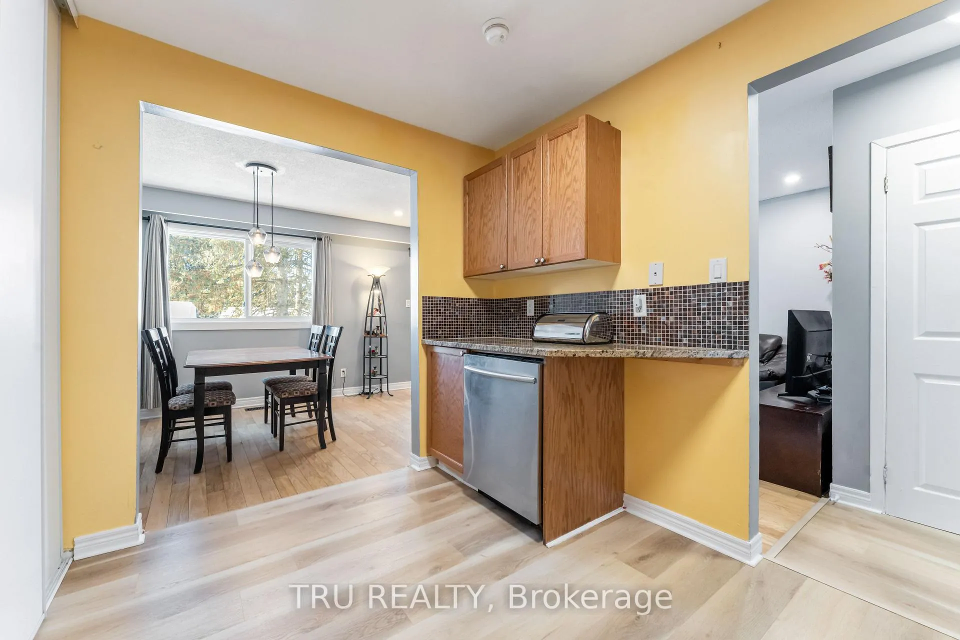 Photo 11 of Unit 2, 2960 Penny Drive, Ottawa, Britannia Heights — HOMEH