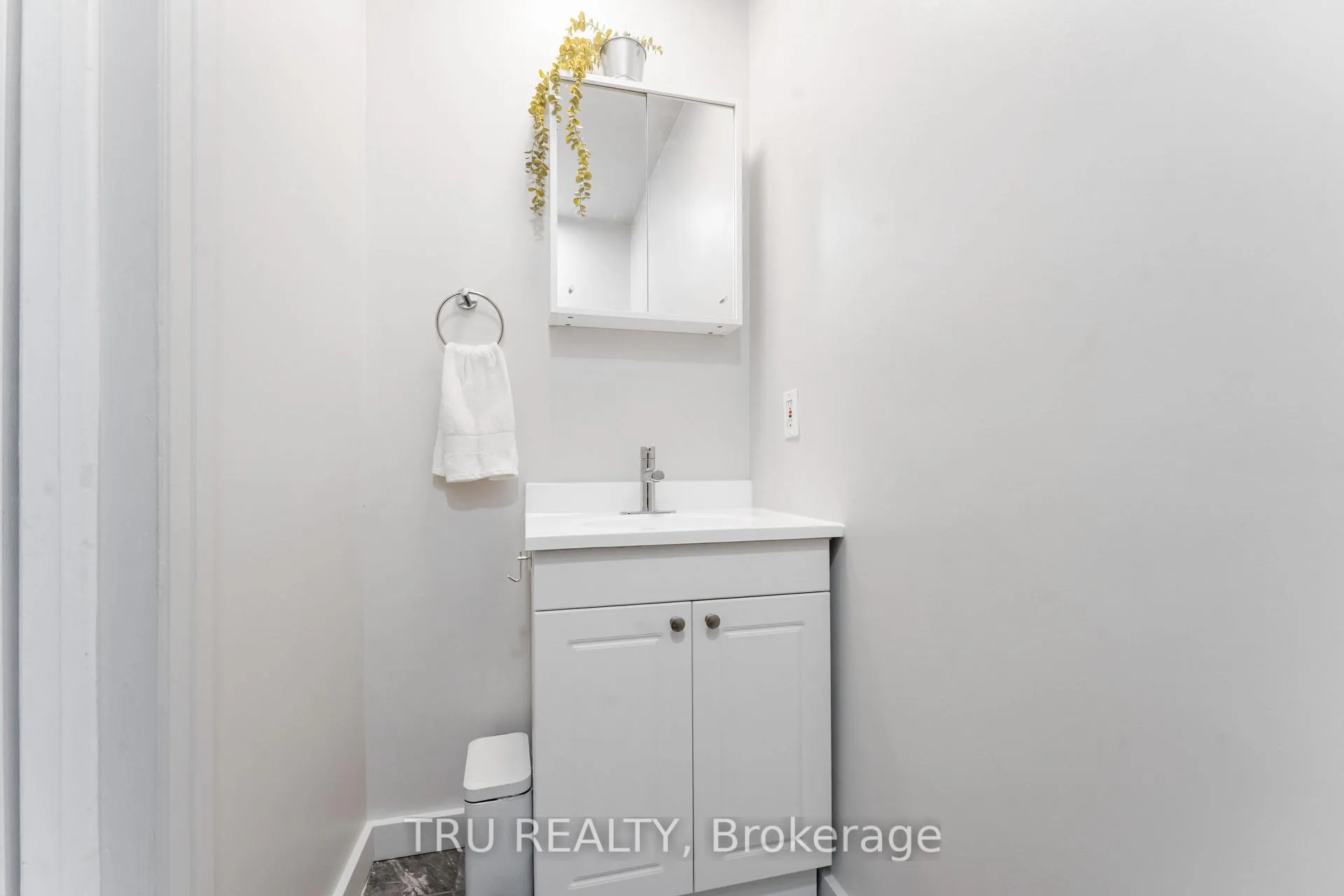Photo 21 of Unit 2, 2960 Penny Drive, Ottawa, Britannia Heights — HOMEH