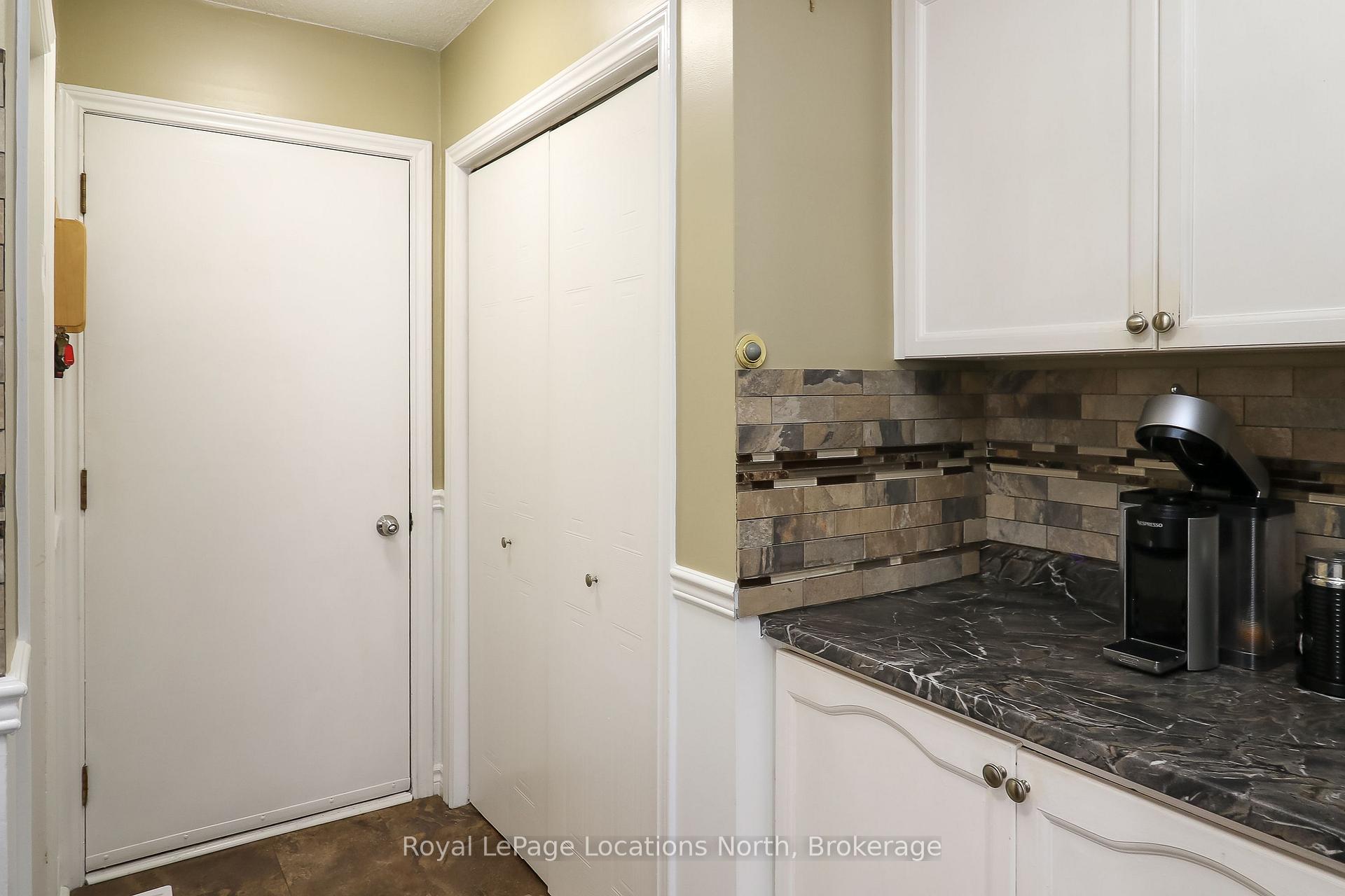 Photo 17 of 7498 County Rd 9, Clearview, Creemore — HOMEH