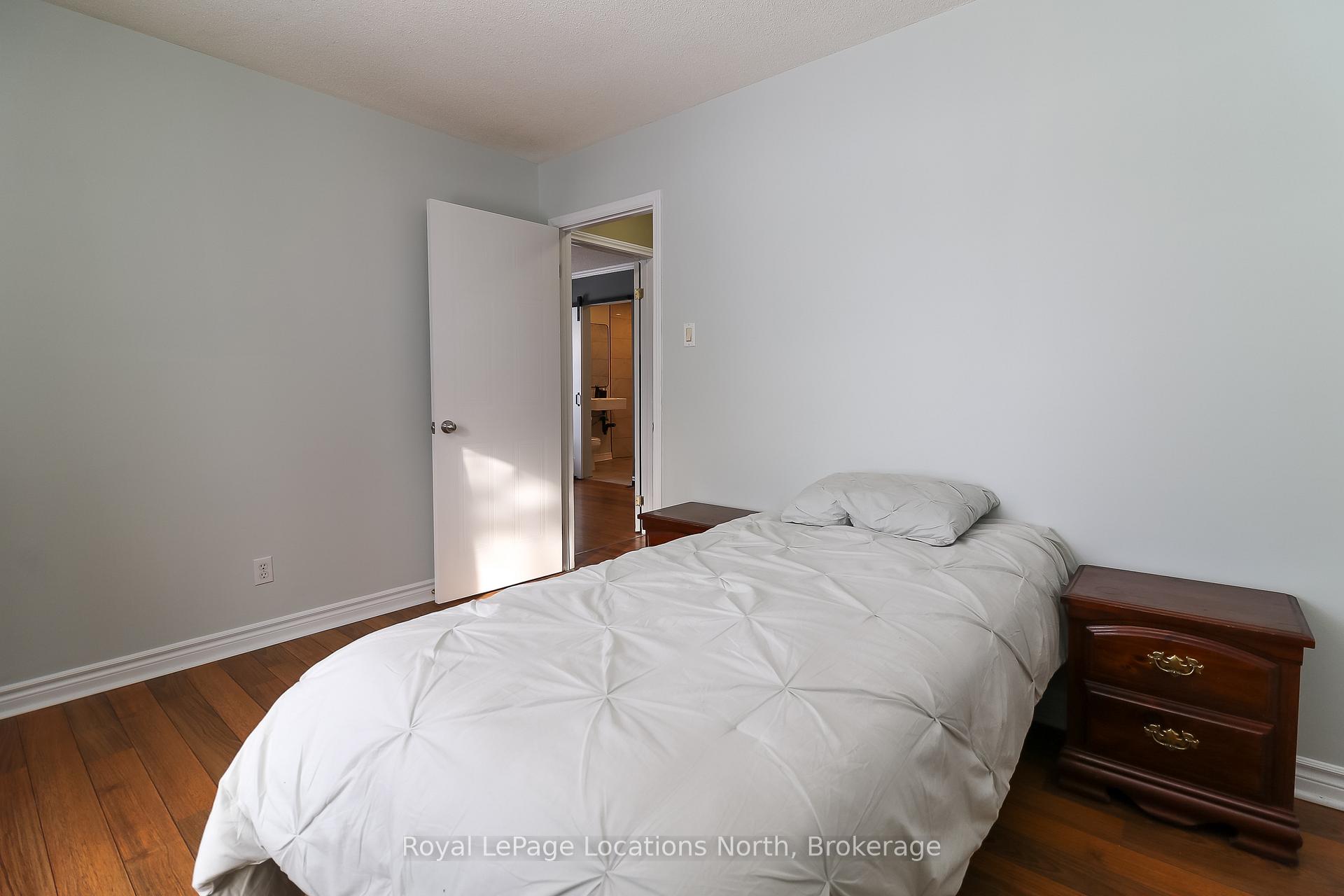 Photo 23 of 7498 County Rd 9, Clearview, Creemore — HOMEH