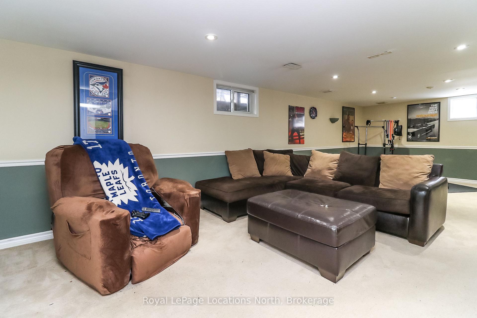 Photo 31 of 7498 County Rd 9, Clearview, Creemore — HOMEH