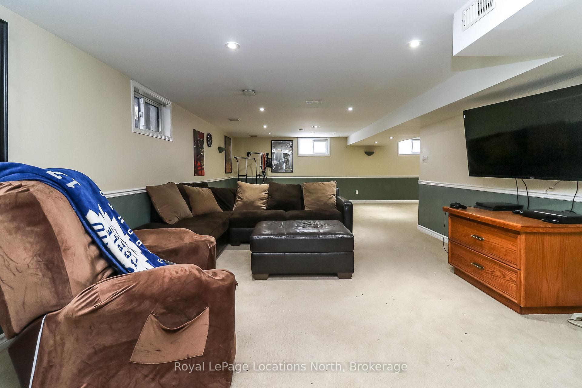Photo 33 of 7498 County Rd 9, Clearview, Creemore — HOMEH