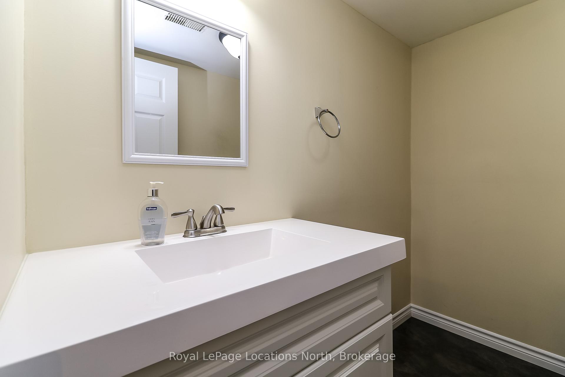 Photo 35 of 7498 County Rd 9, Clearview, Creemore — HOMEH