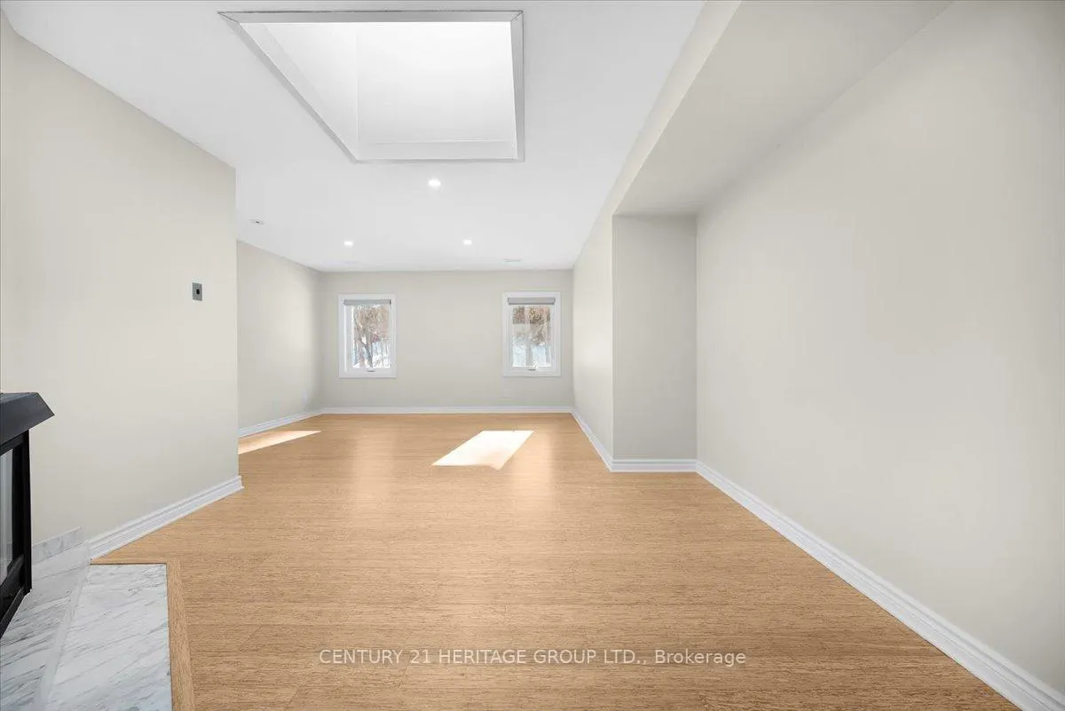 Photo 4 of Unit 202, 469 Wilson Street E, Hamilton, Ancaster — HOMEH