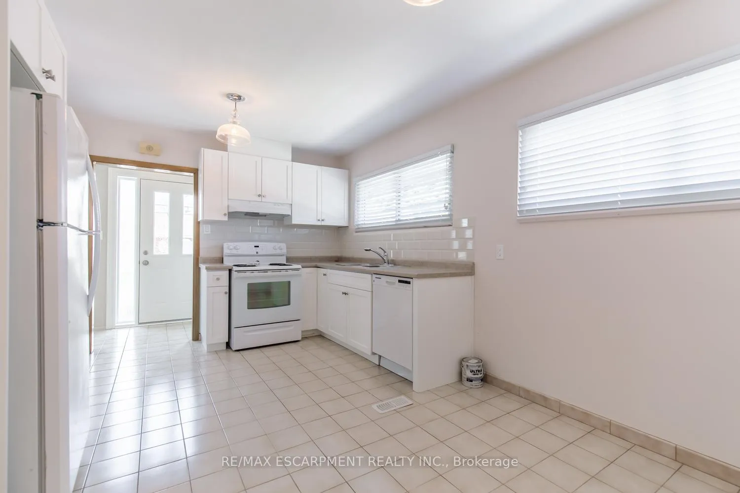 Photo 11 of Unit 1, 249 West 33rd Street, Hamilton, Westcliffe — HOMEH