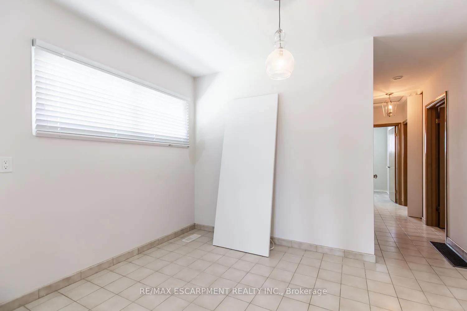 Photo 12 of Unit 1, 249 West 33rd Street, Hamilton, Westcliffe — HOMEH