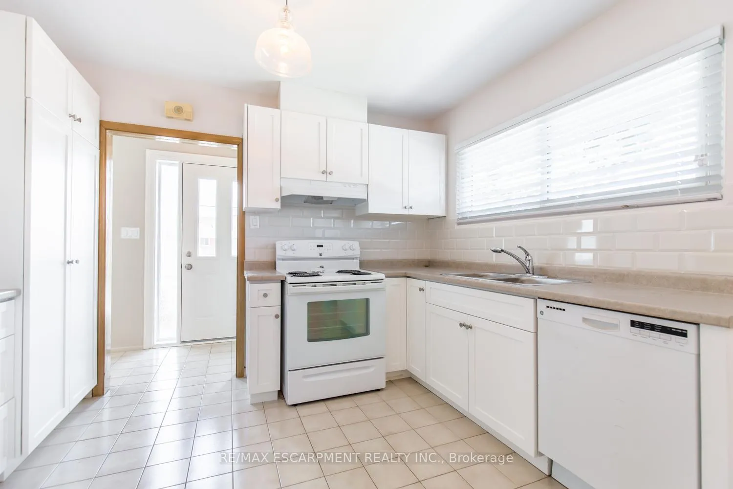 Photo 13 of Unit 1, 249 West 33rd Street, Hamilton, Westcliffe — HOMEH