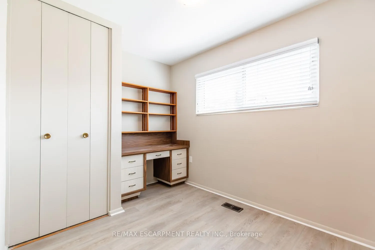 Photo 24 of Unit 1, 249 West 33rd Street, Hamilton, Westcliffe — HOMEH