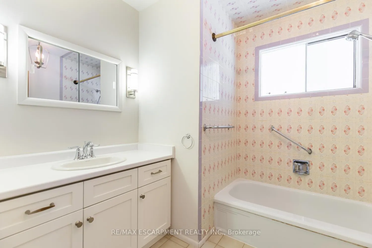 Photo 26 of Unit 1, 249 West 33rd Street, Hamilton, Westcliffe — HOMEH