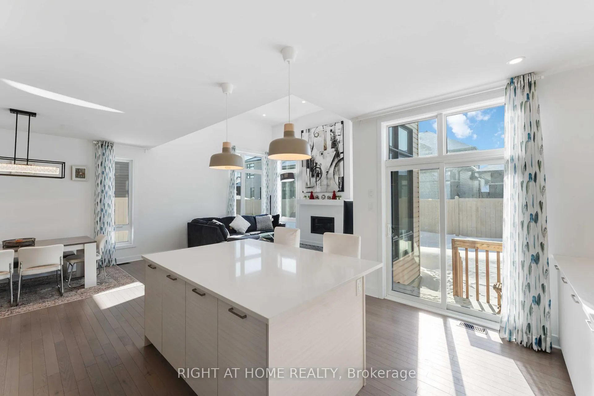 Photo 6 of 339 Shuttleworth Drive, Ottawa, Leitrim — HOMEH