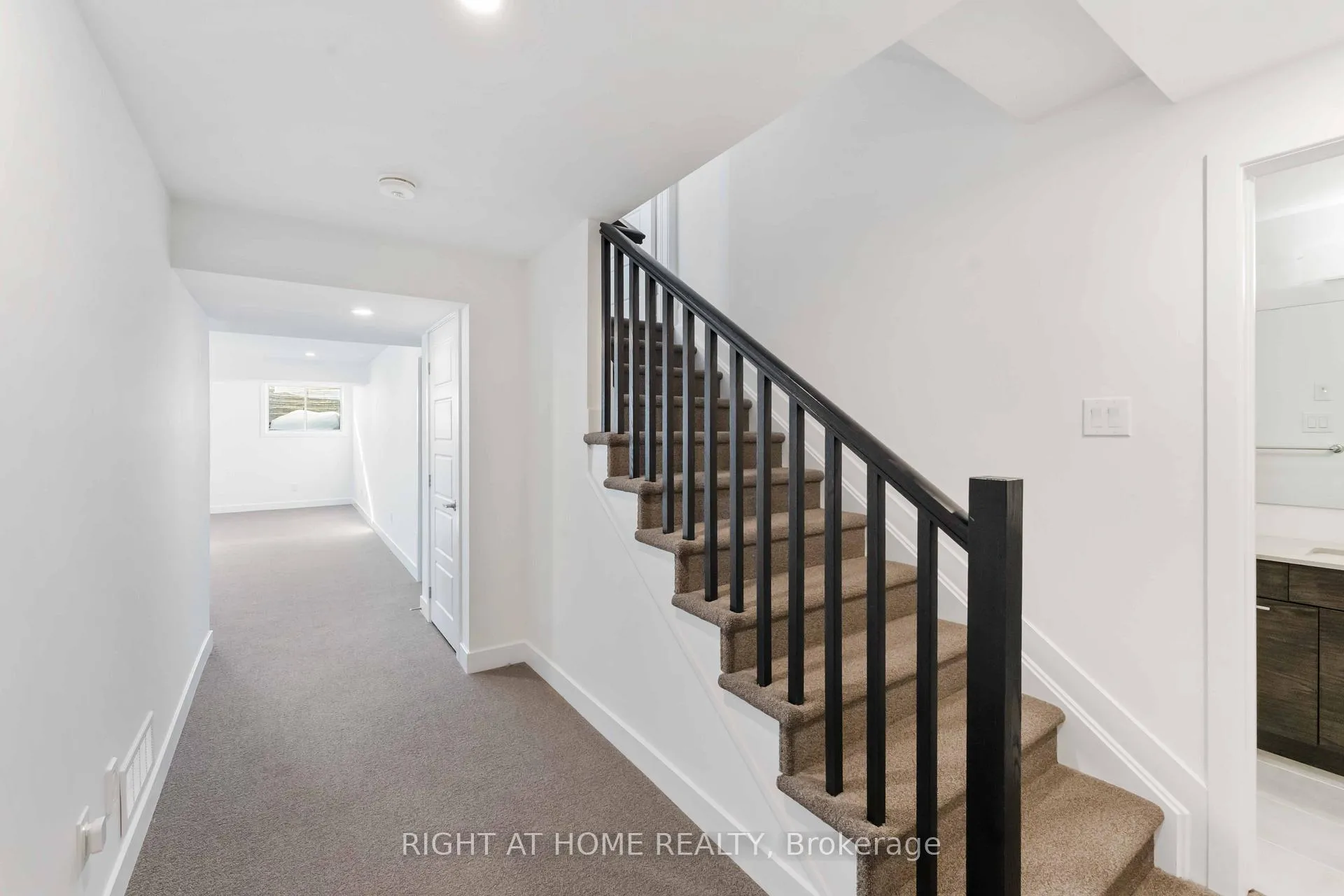 Photo 10 of 339 Shuttleworth Drive, Ottawa, Leitrim — HOMEH