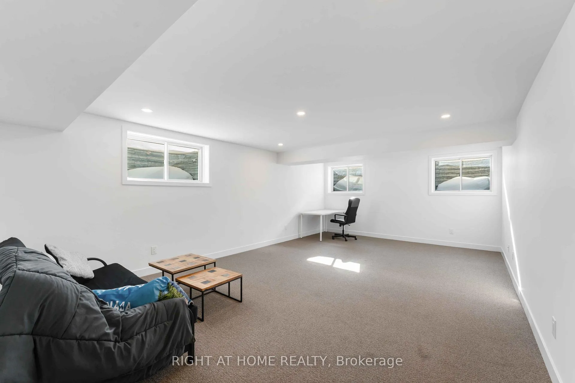 Photo 11 of 339 Shuttleworth Drive, Ottawa, Leitrim — HOMEH